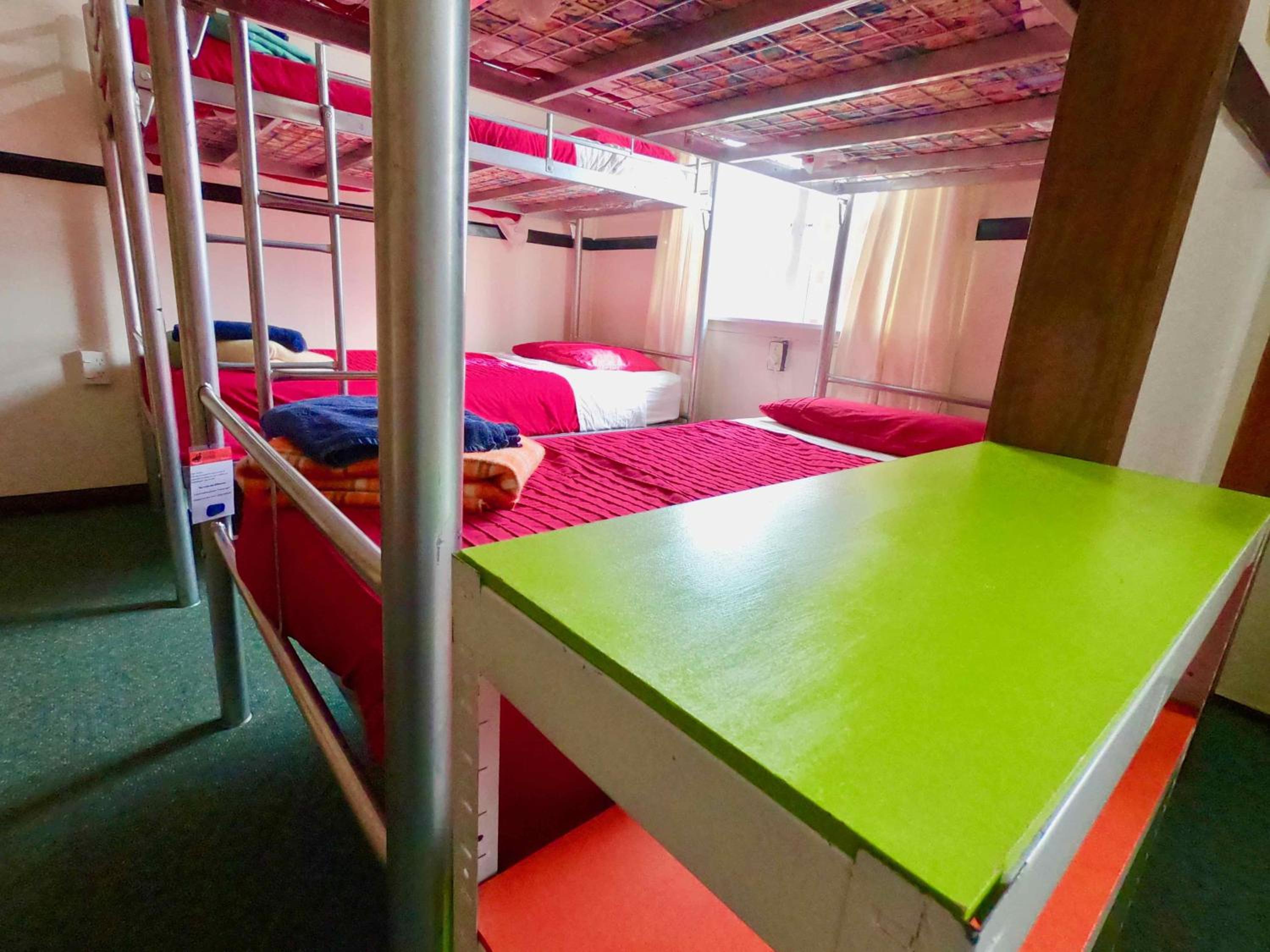 Bed in 6-Bed Mixed Dormitory Room photo 2