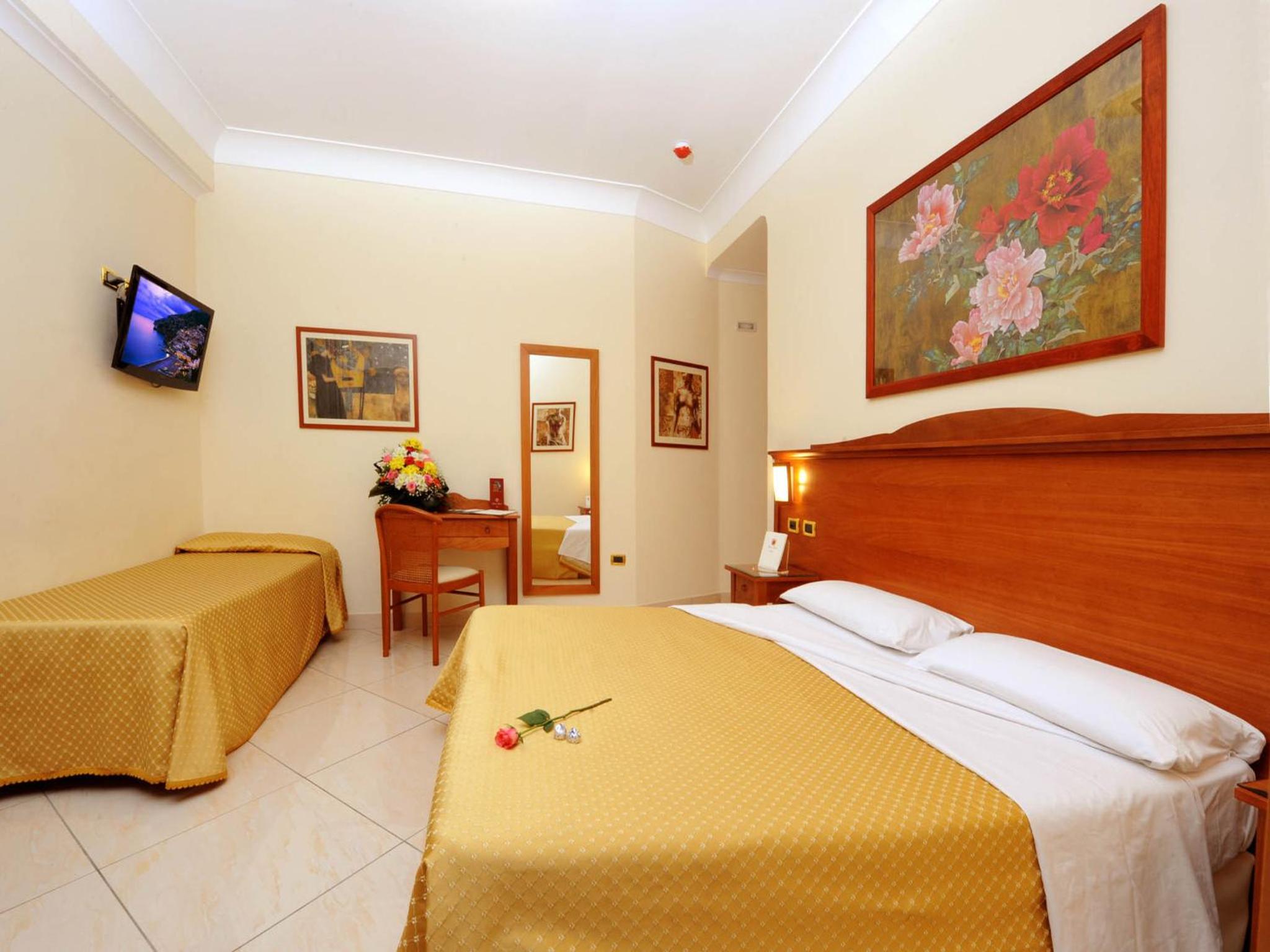 Triple Room