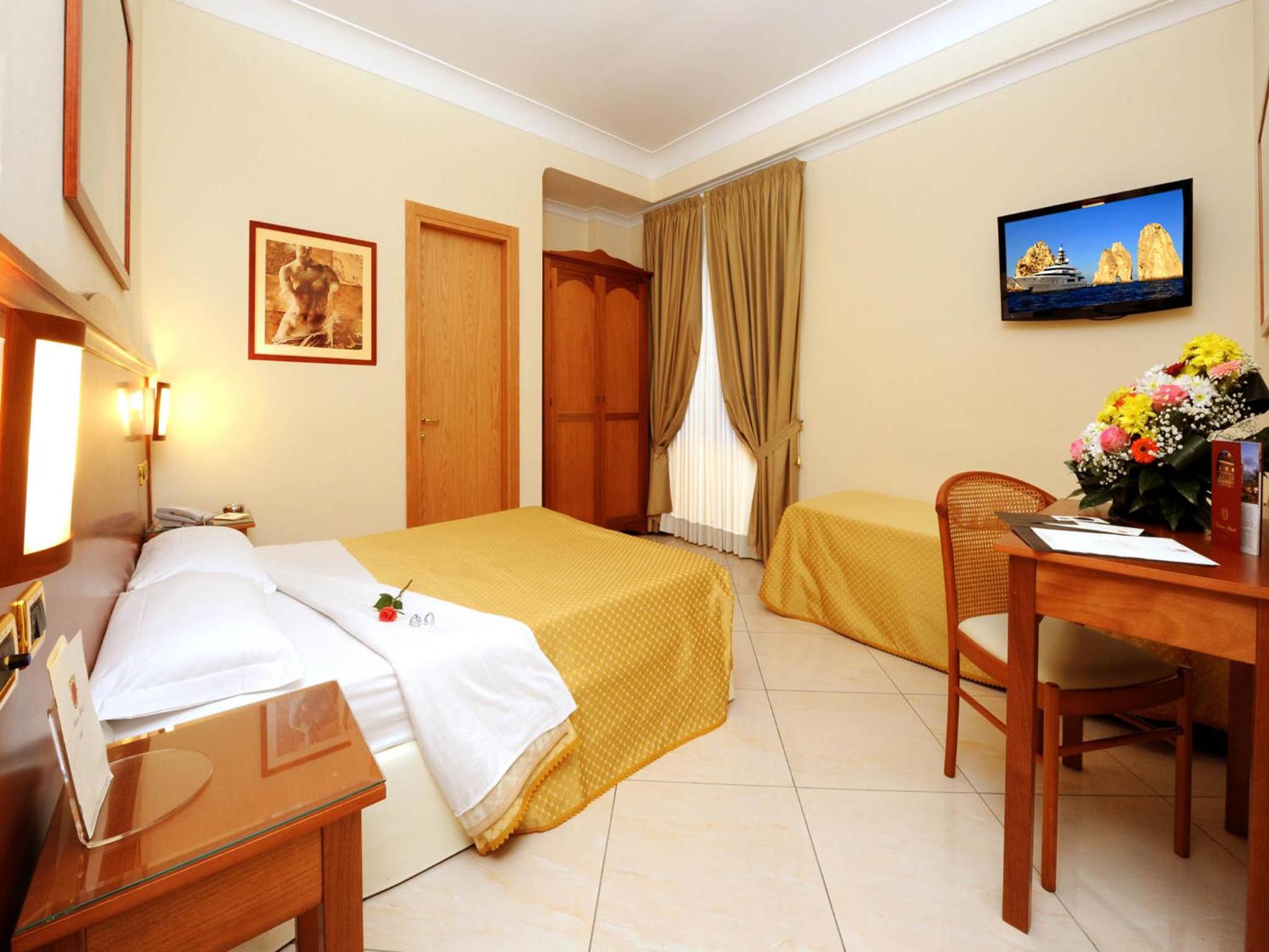Triple Room