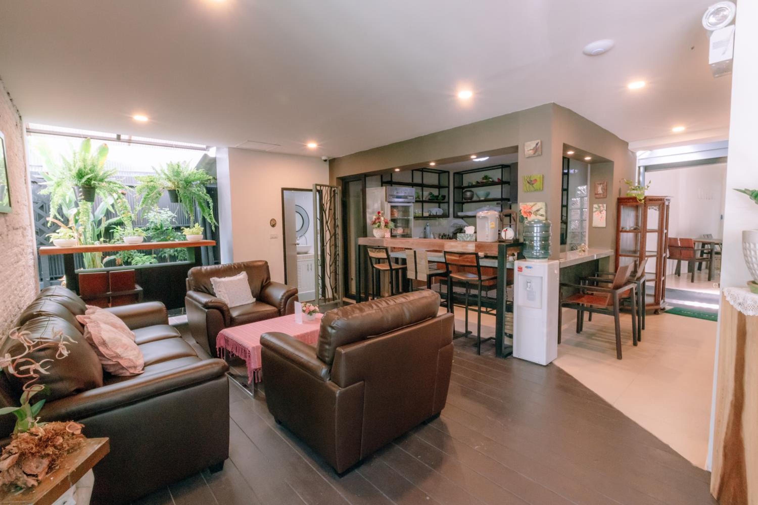 One-Bedroom Suite - Photo 17