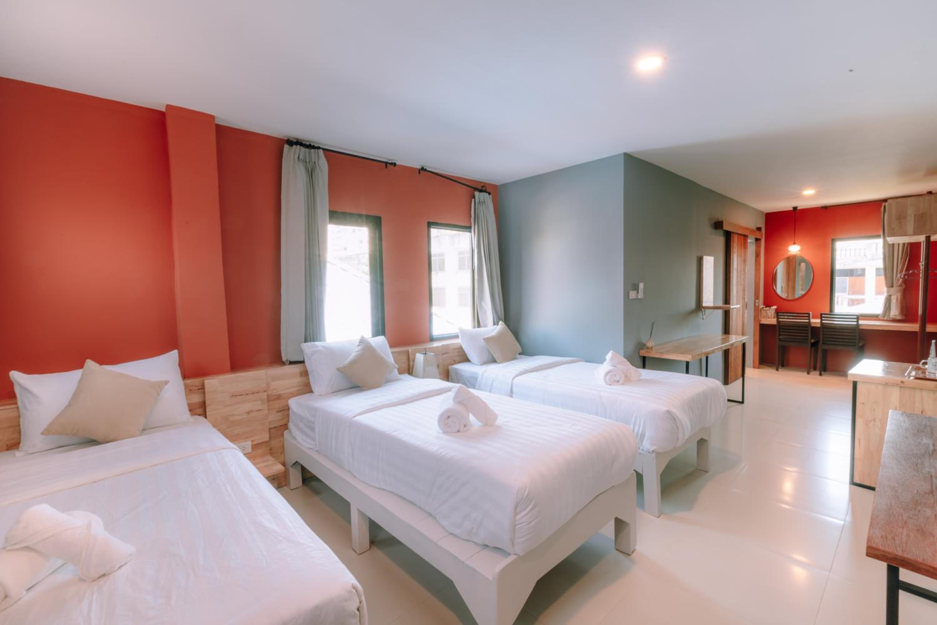 Triple Room with Private Bathroom - Photo 17