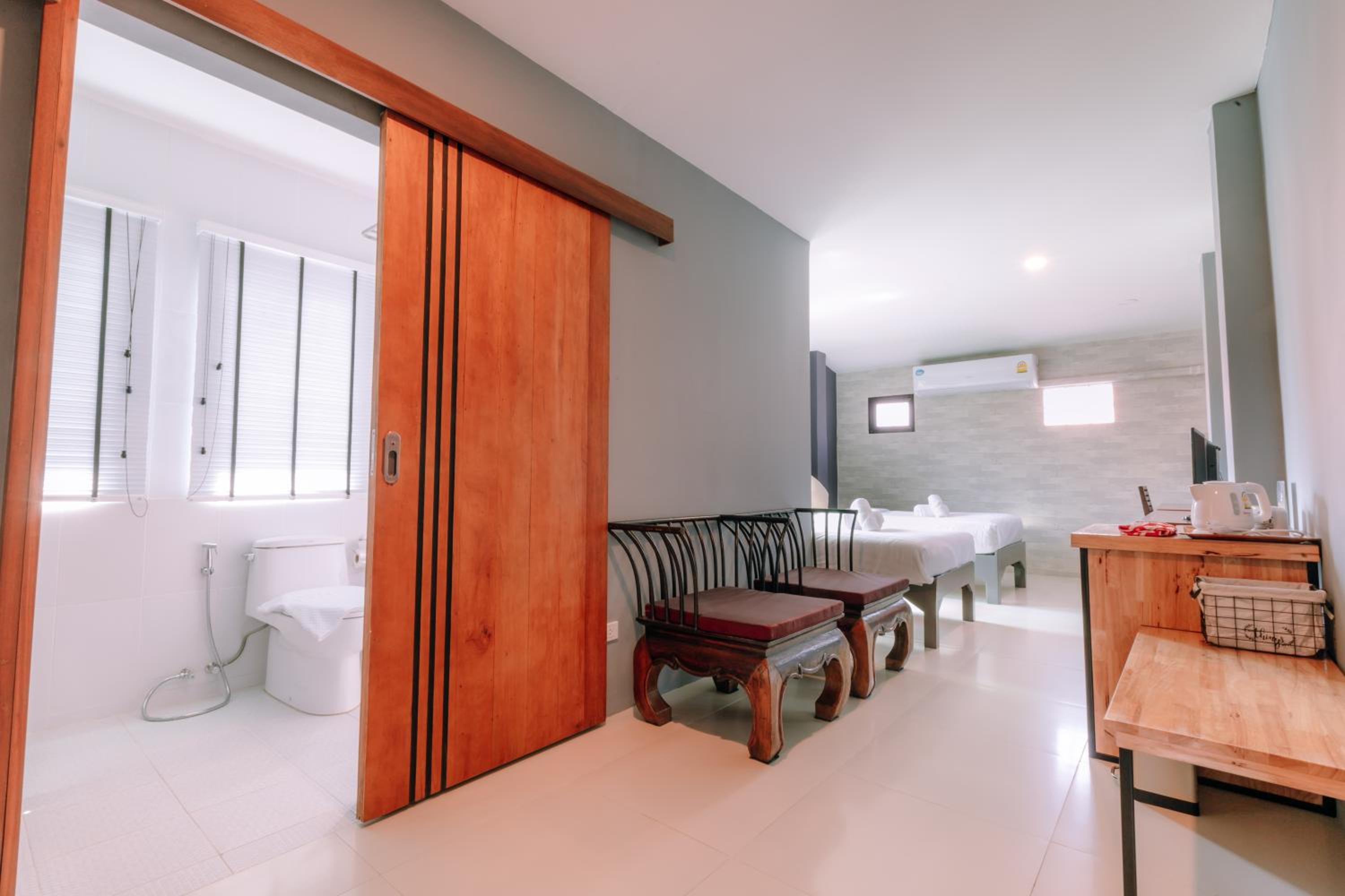 Triple Room with Bath - Photo 7