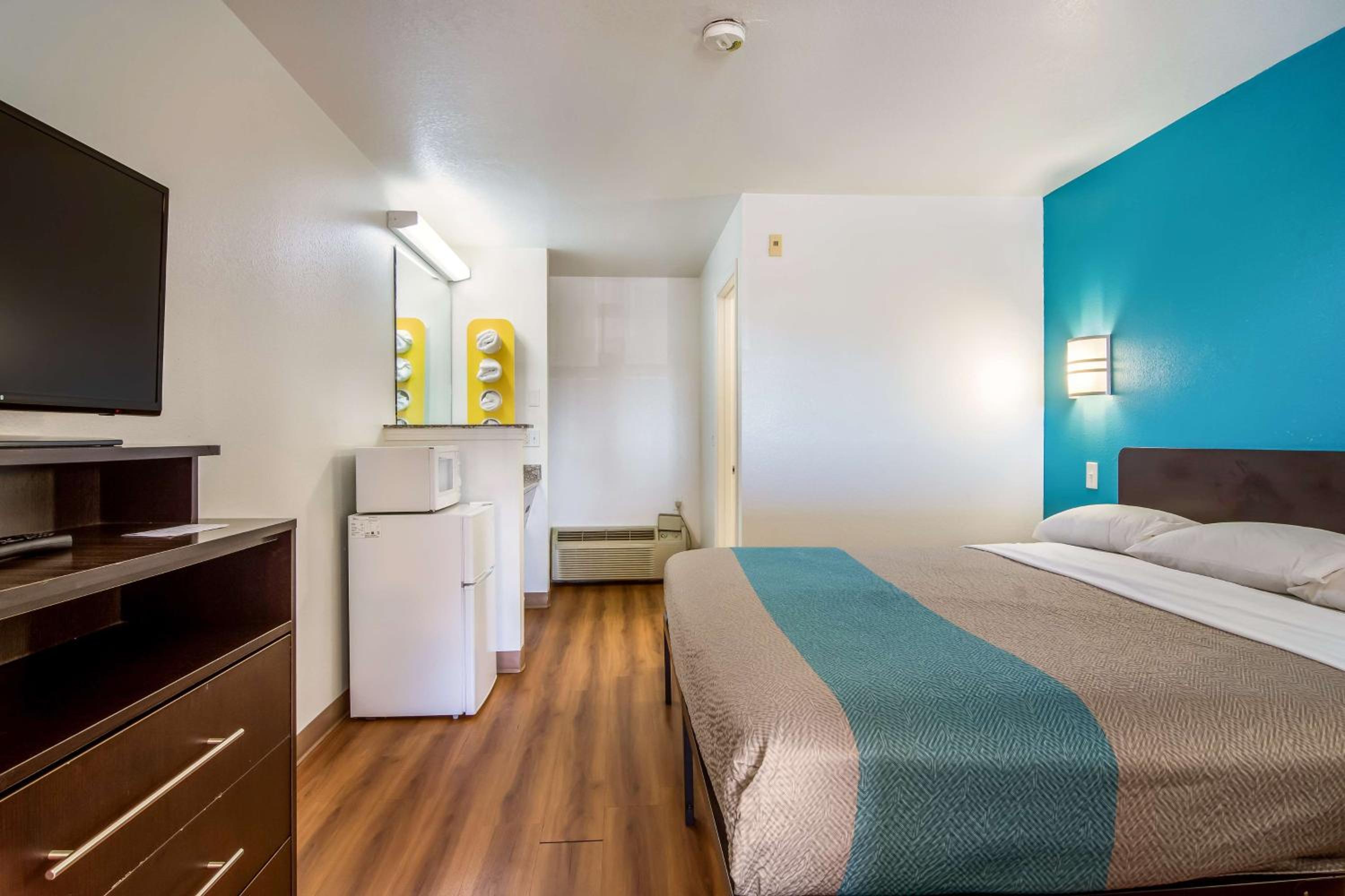 King Room with Spa Bath - Non-Smoking - Photo 1