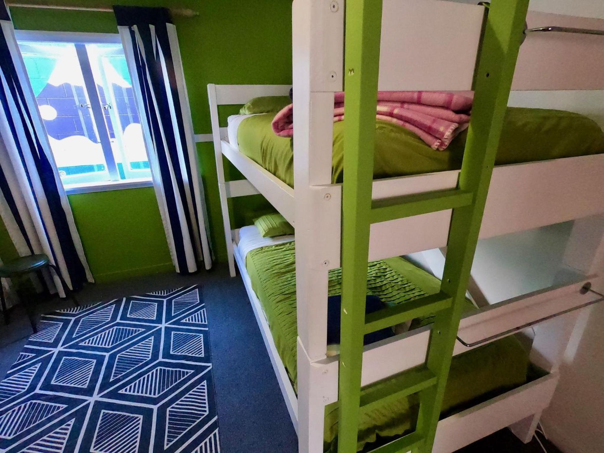 Bed in 4-Bed Mixed Dormitory Room photo 2
