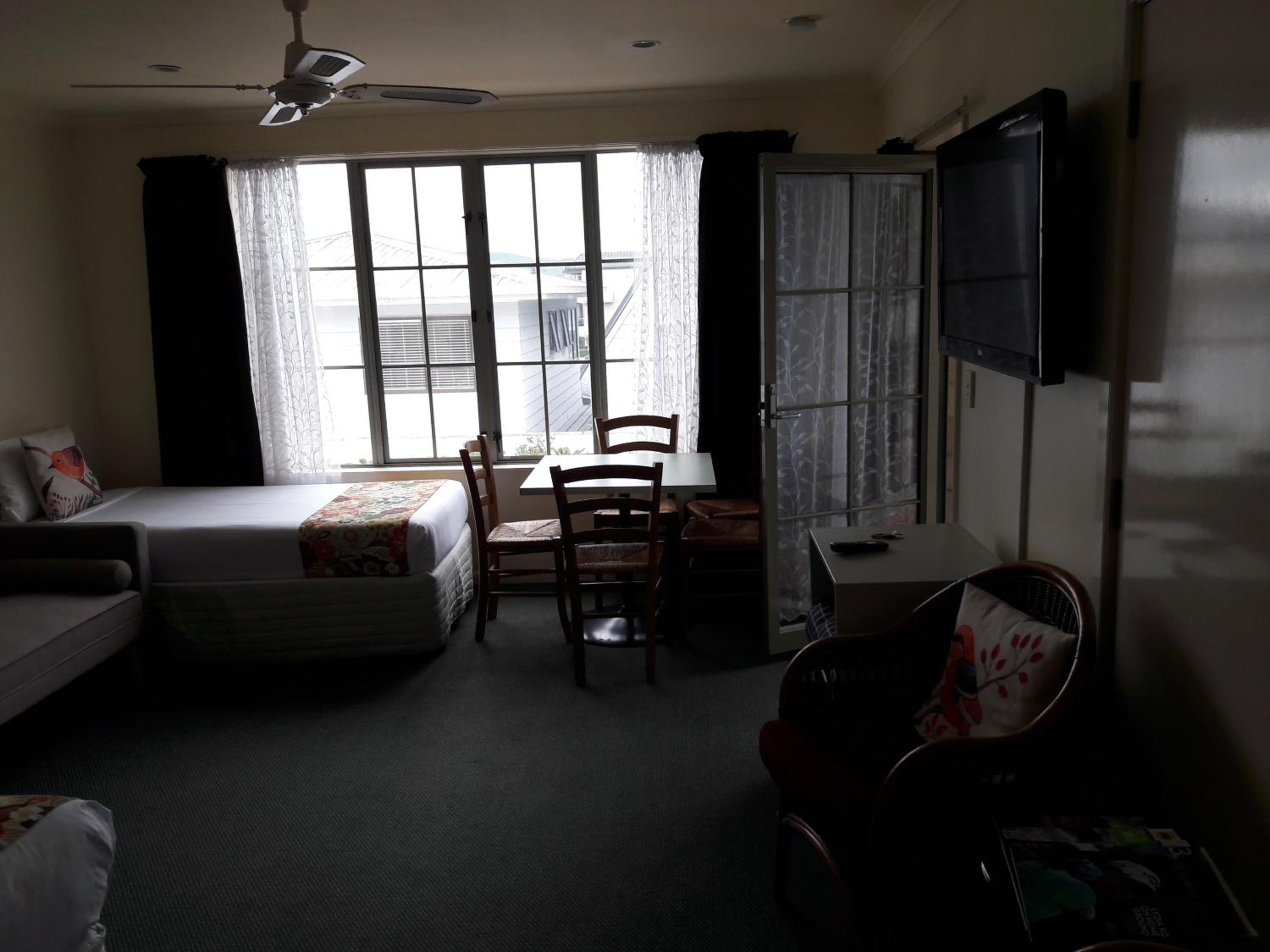 Apartment with Lake View - Photo 1