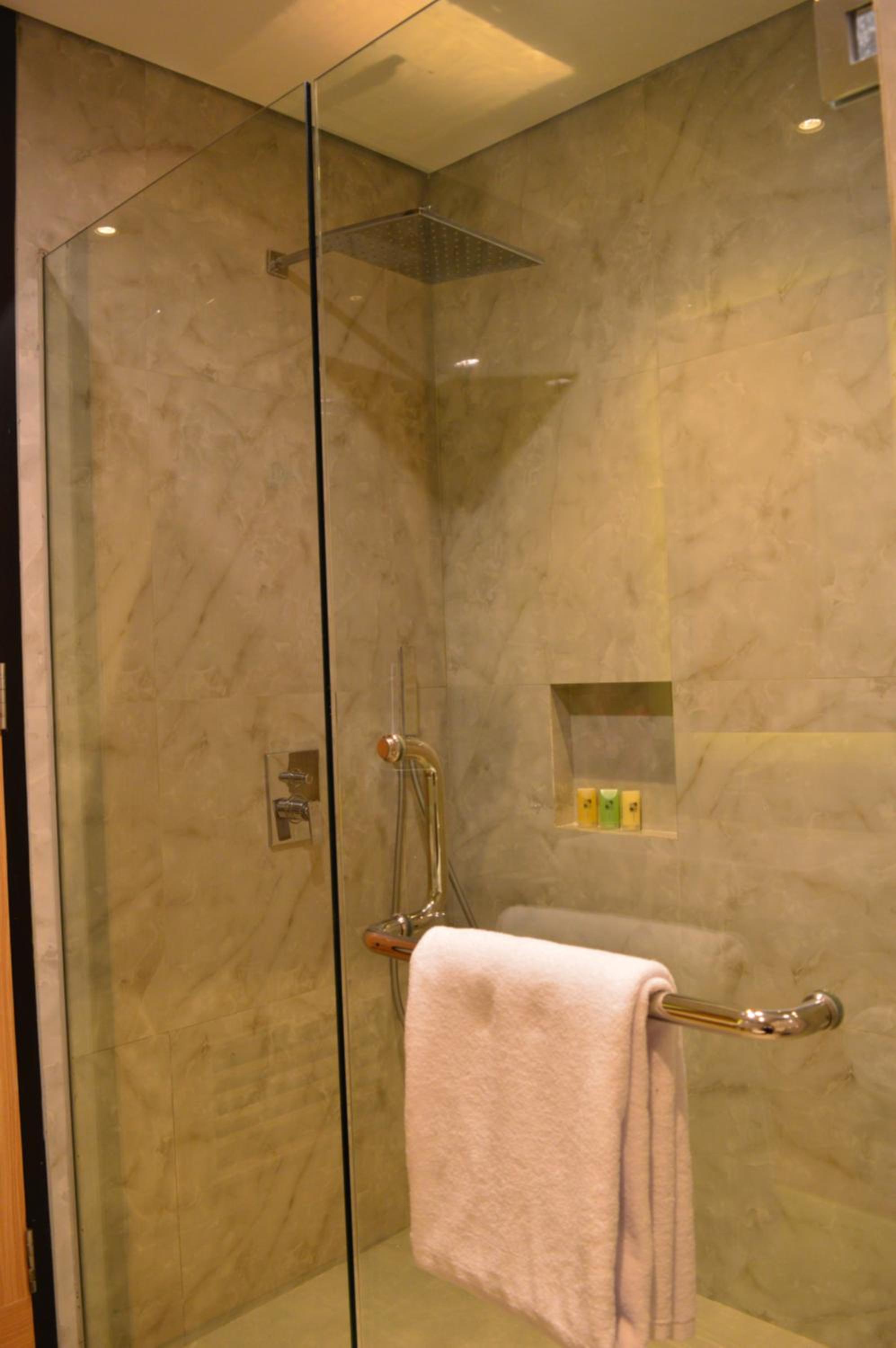 Deluxe Double Room with Balcony - Photo 2