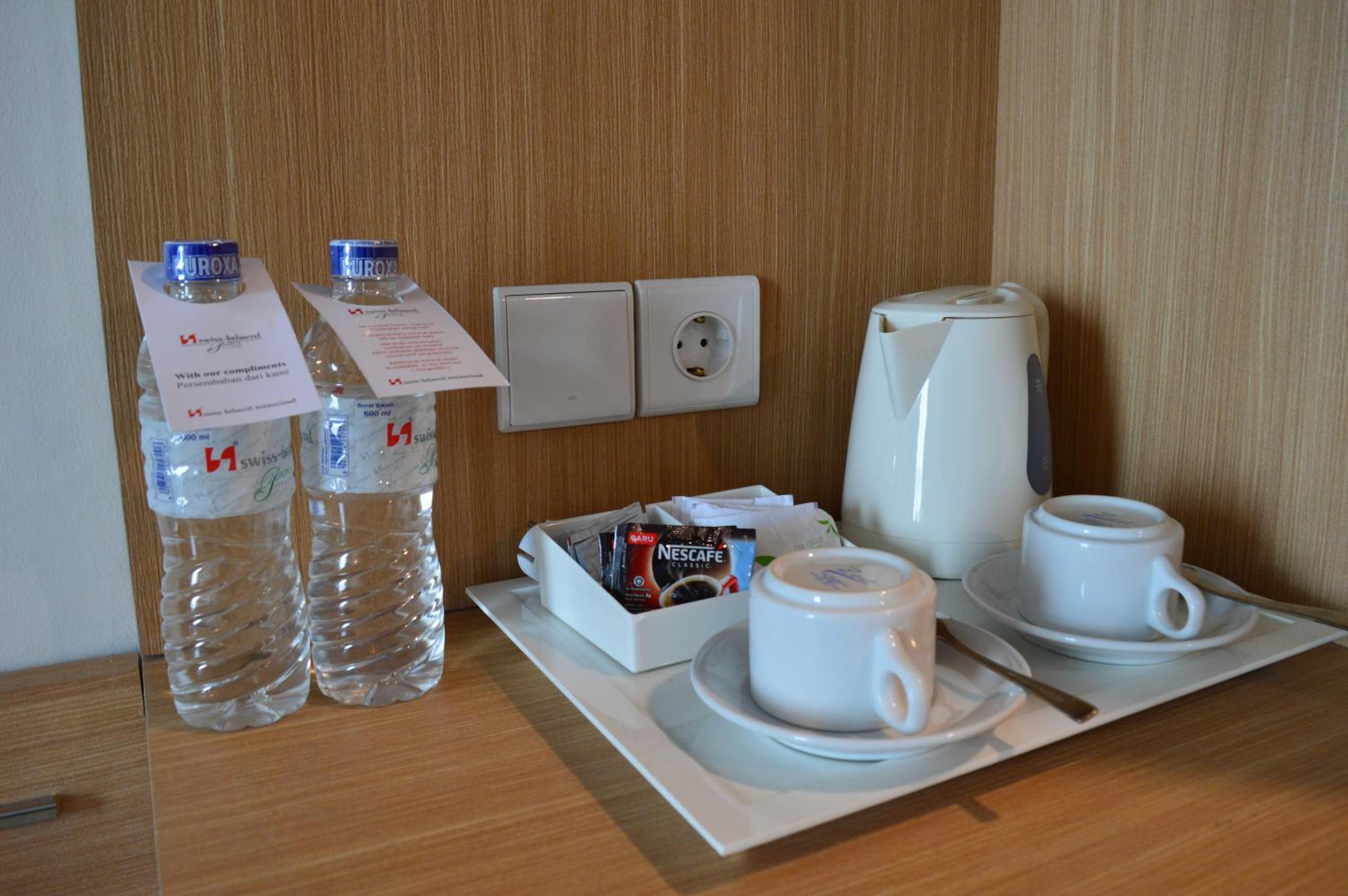 Deluxe Double Room with Balcony - Photo 4