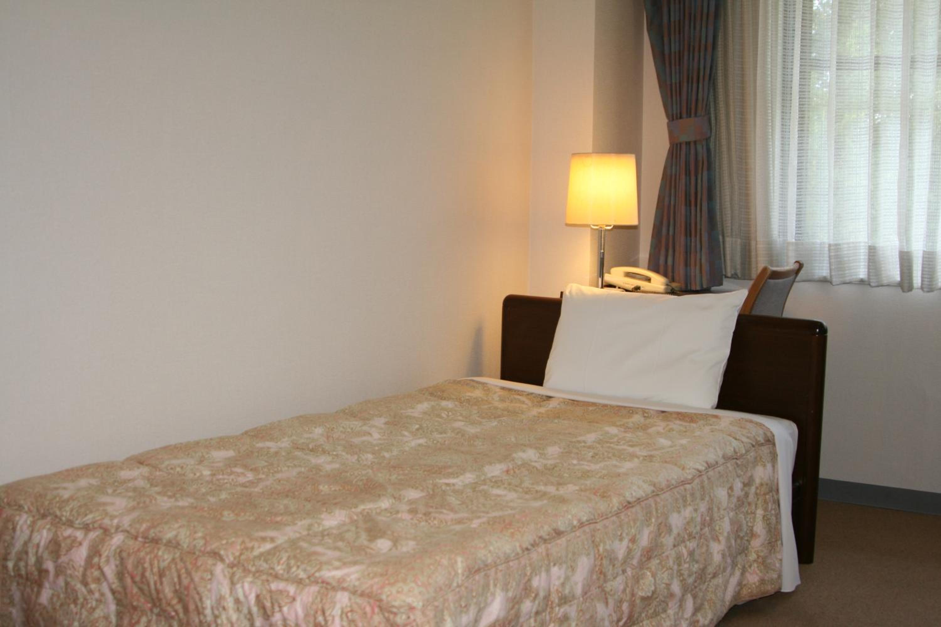 Twin Room With Shared Toilet