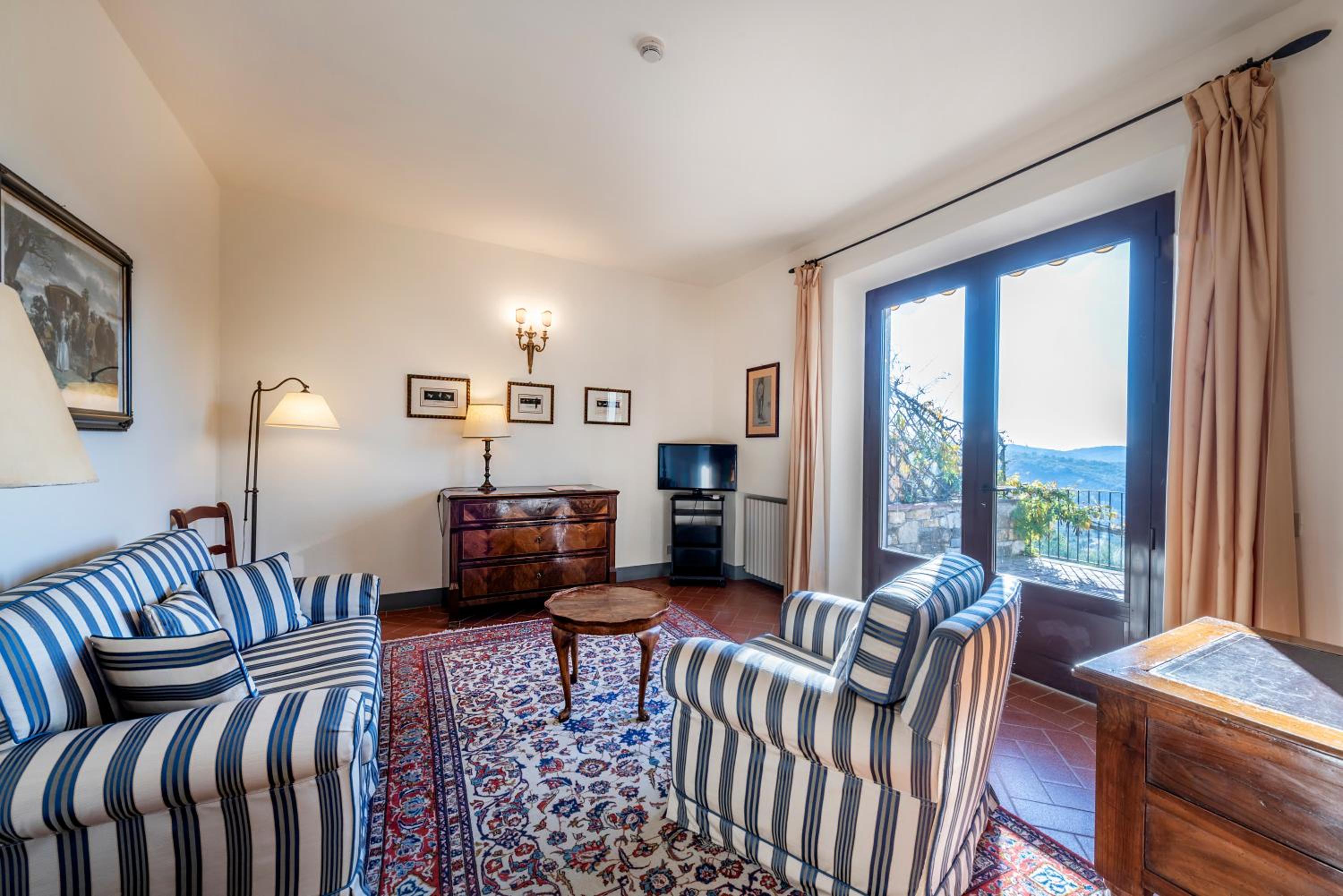 Suite with Terrace - Photo 4