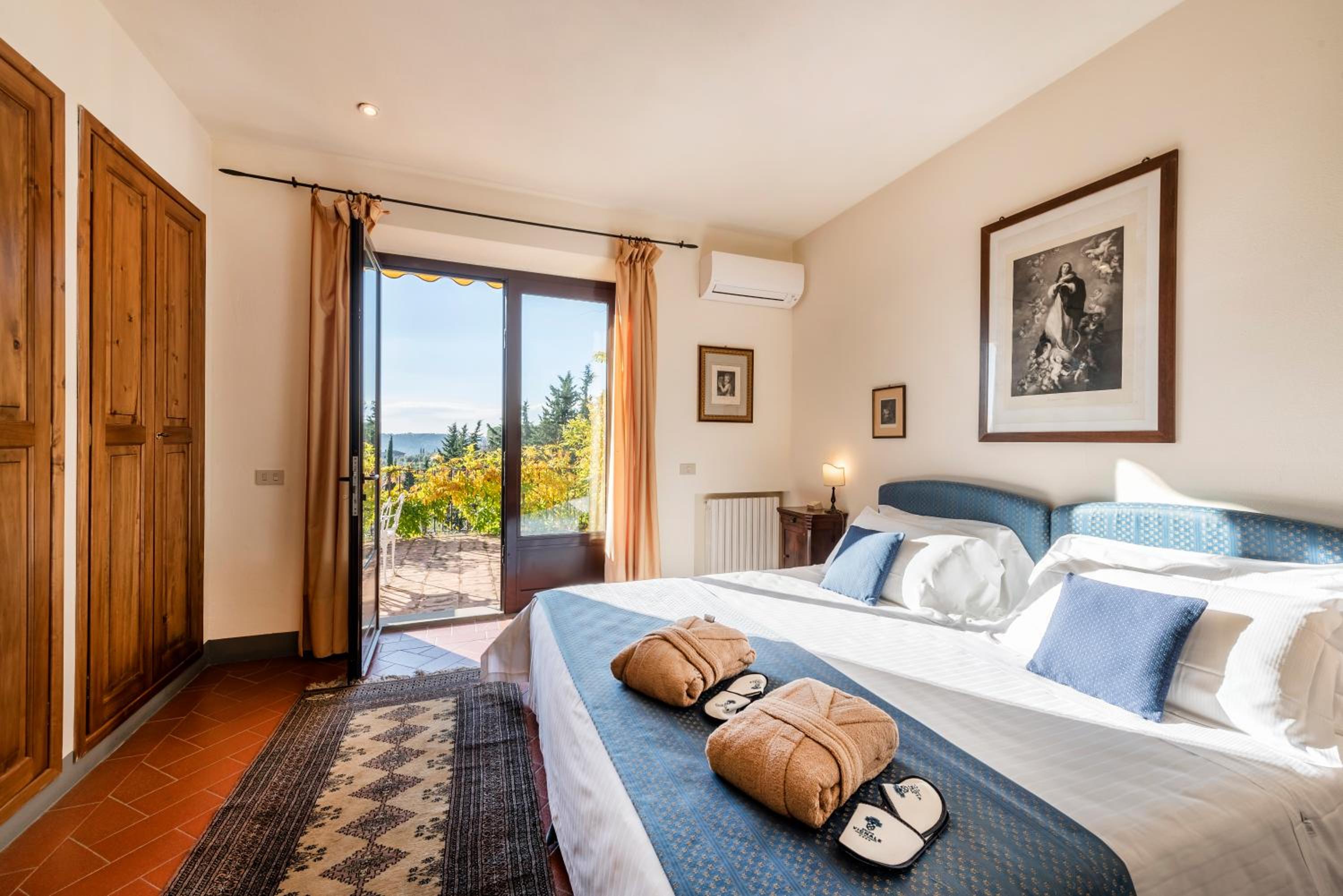 Suite with Terrace - Photo 7