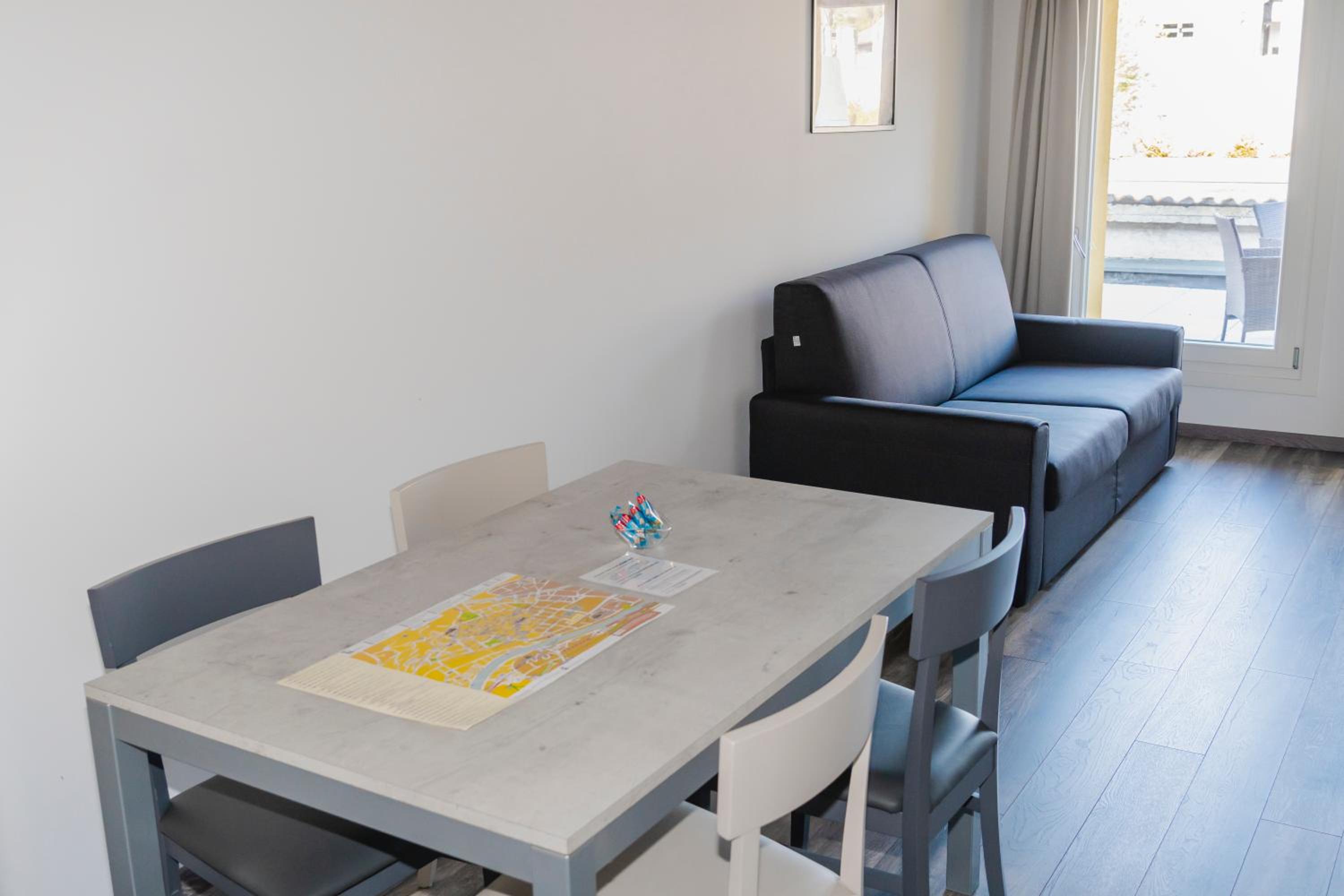 Apartment with Terrace photo 2