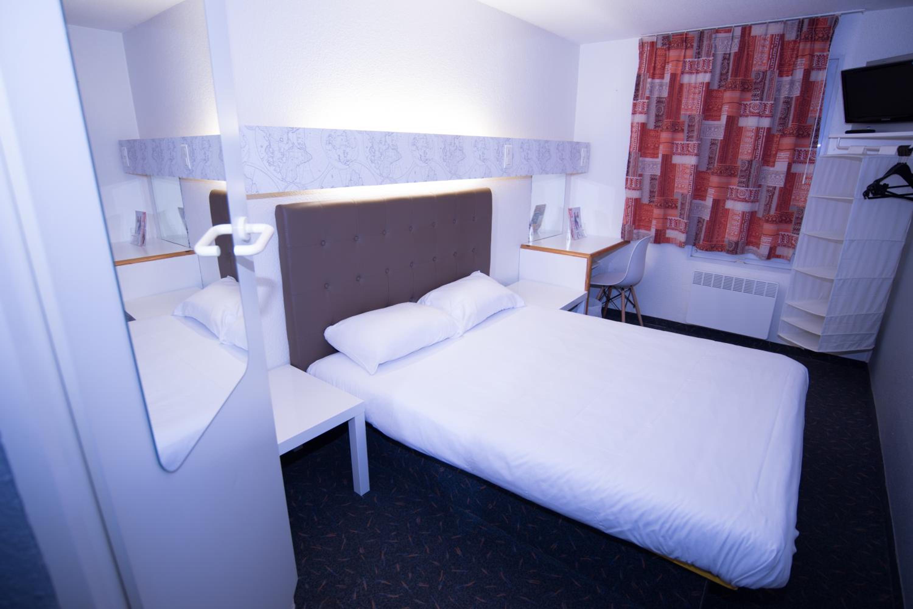Double Room - Photo 3