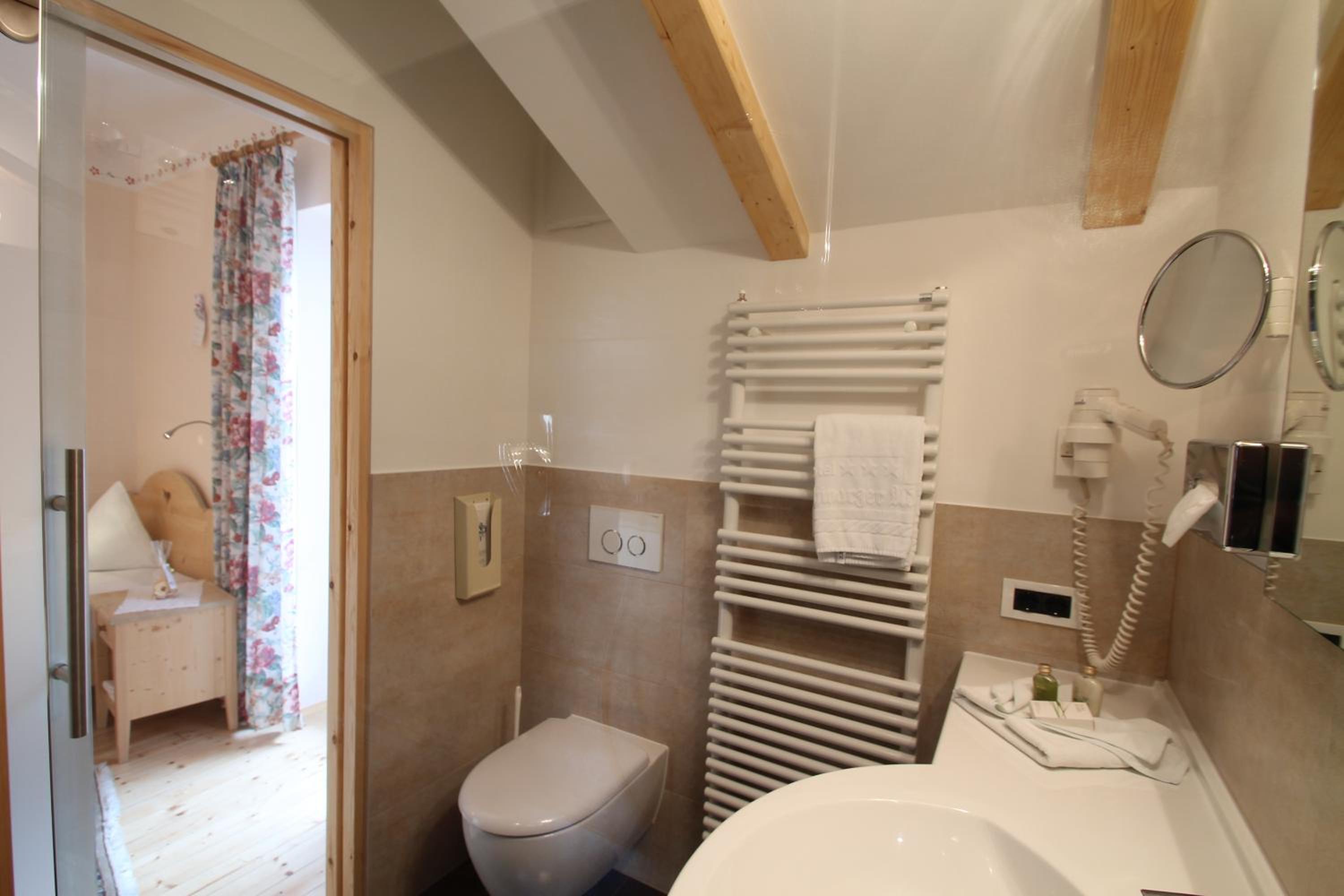 Single Room photo 3