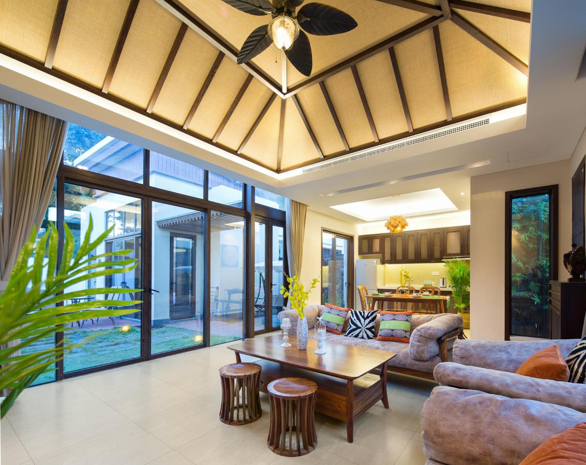 Three-Bedroom Villa with Private Pool - Photo 32