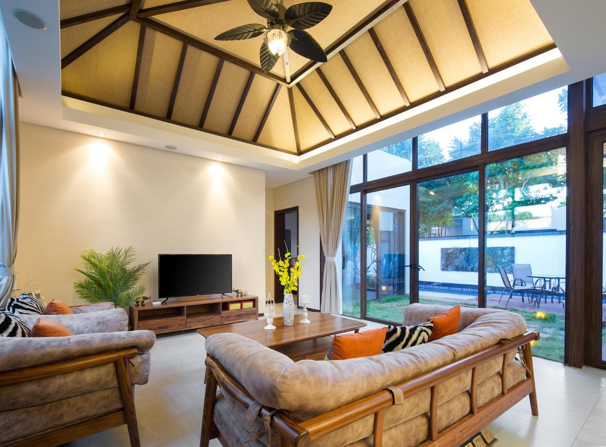 Three-Bedroom Villa with Private Pool - Photo 33