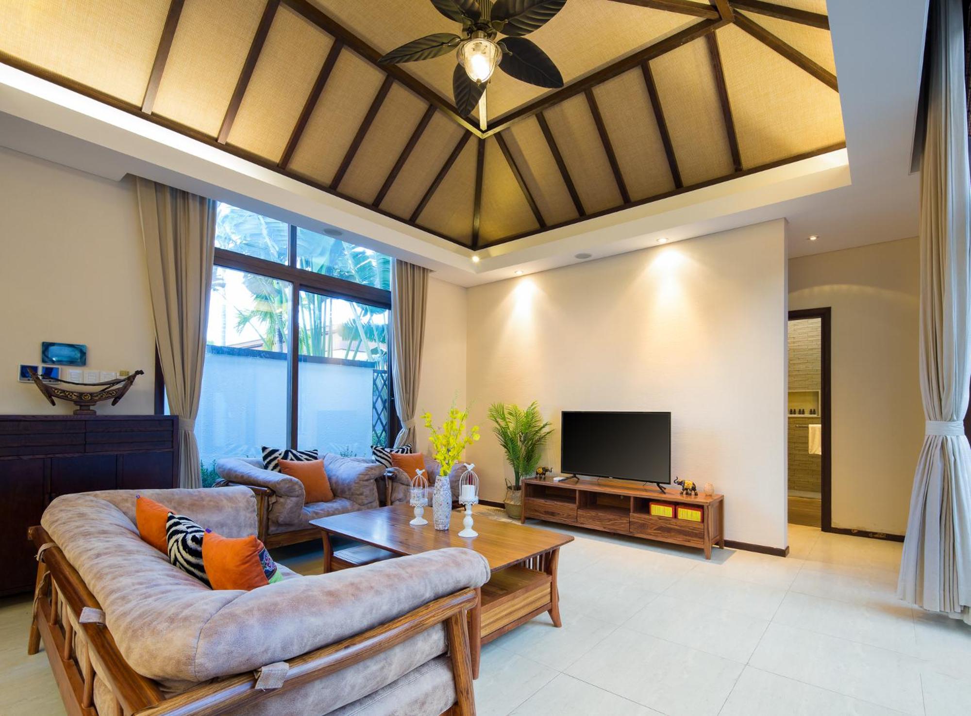 Three-Bedroom Villa with Private Pool - Photo 34