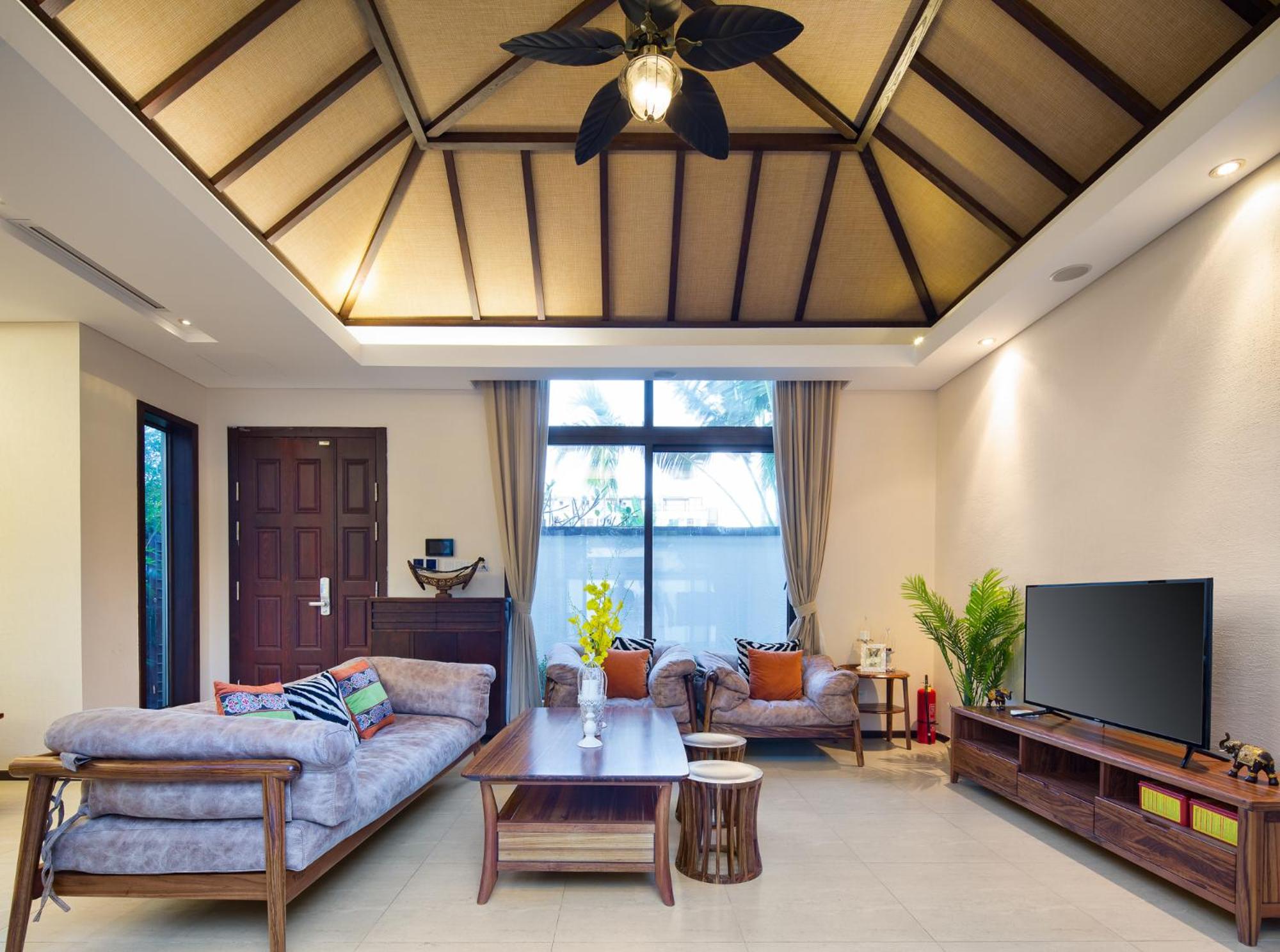 Three-Bedroom Villa with Private Pool - Photo 35