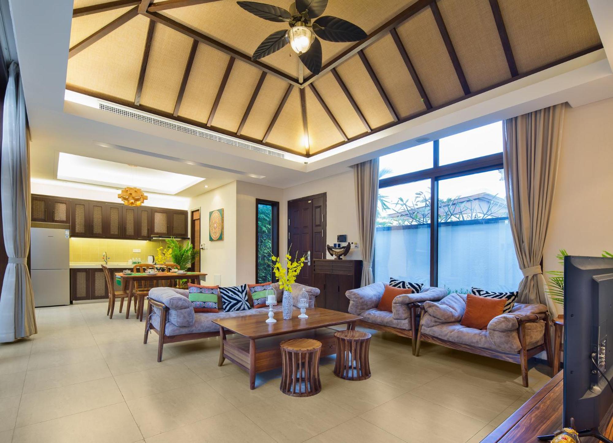Three-Bedroom Villa with Private Pool - Photo 36