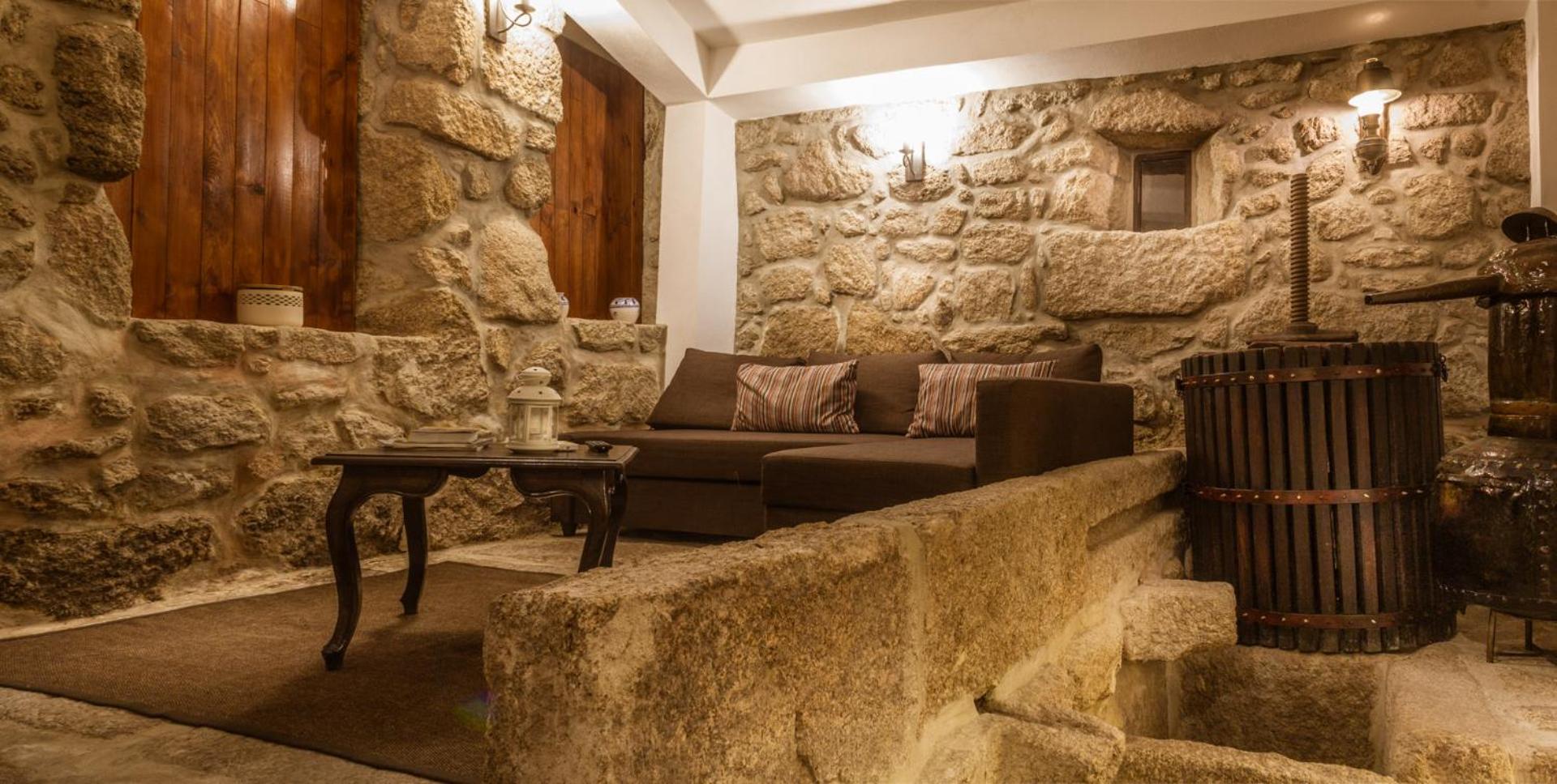 One-Bedroom House - Photo 28