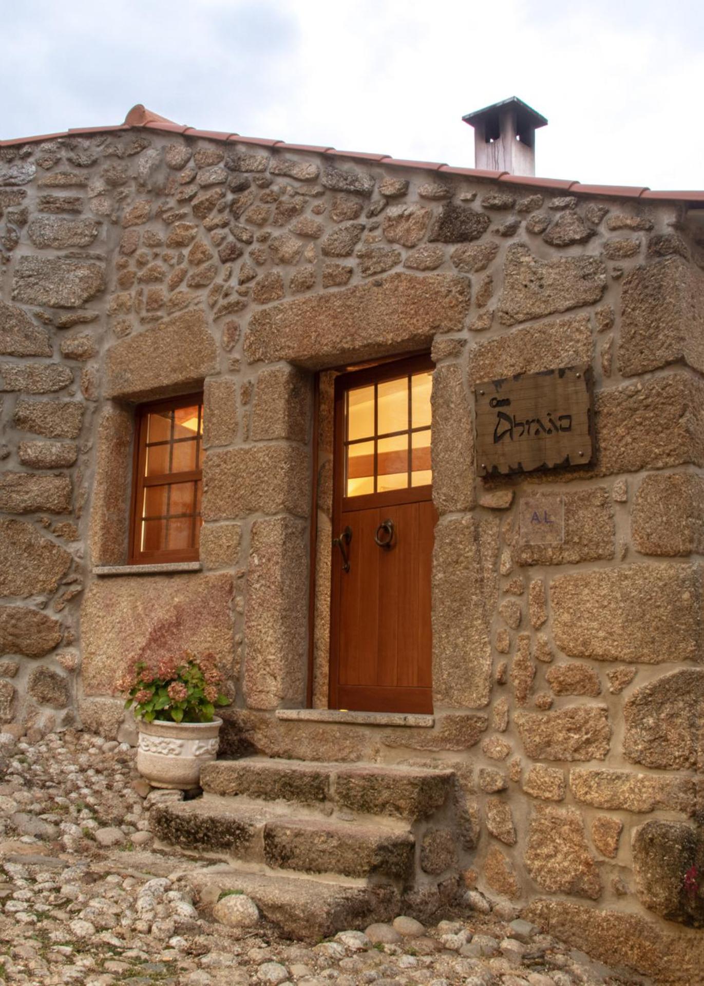 One-Bedroom House - Photo 16