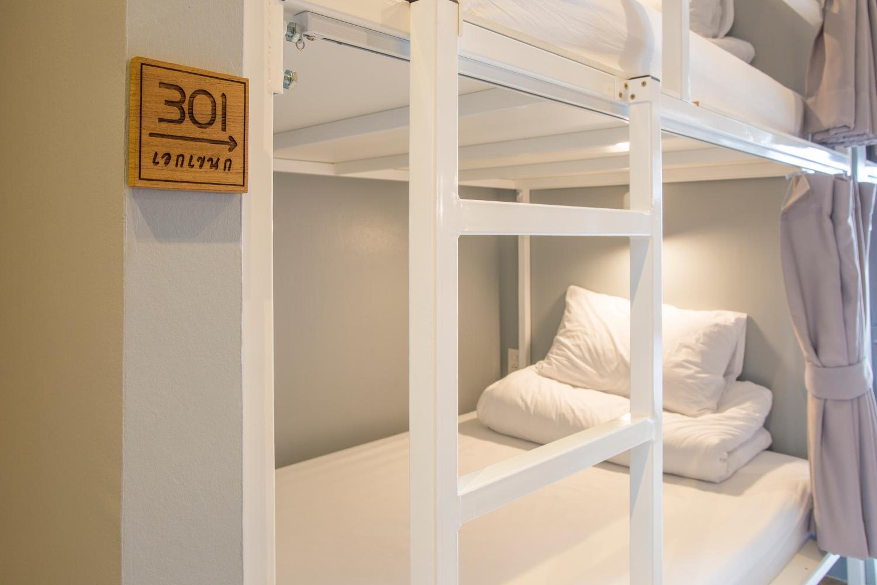 Bed in 8-Bed Mixed Dormitory Room photo 1