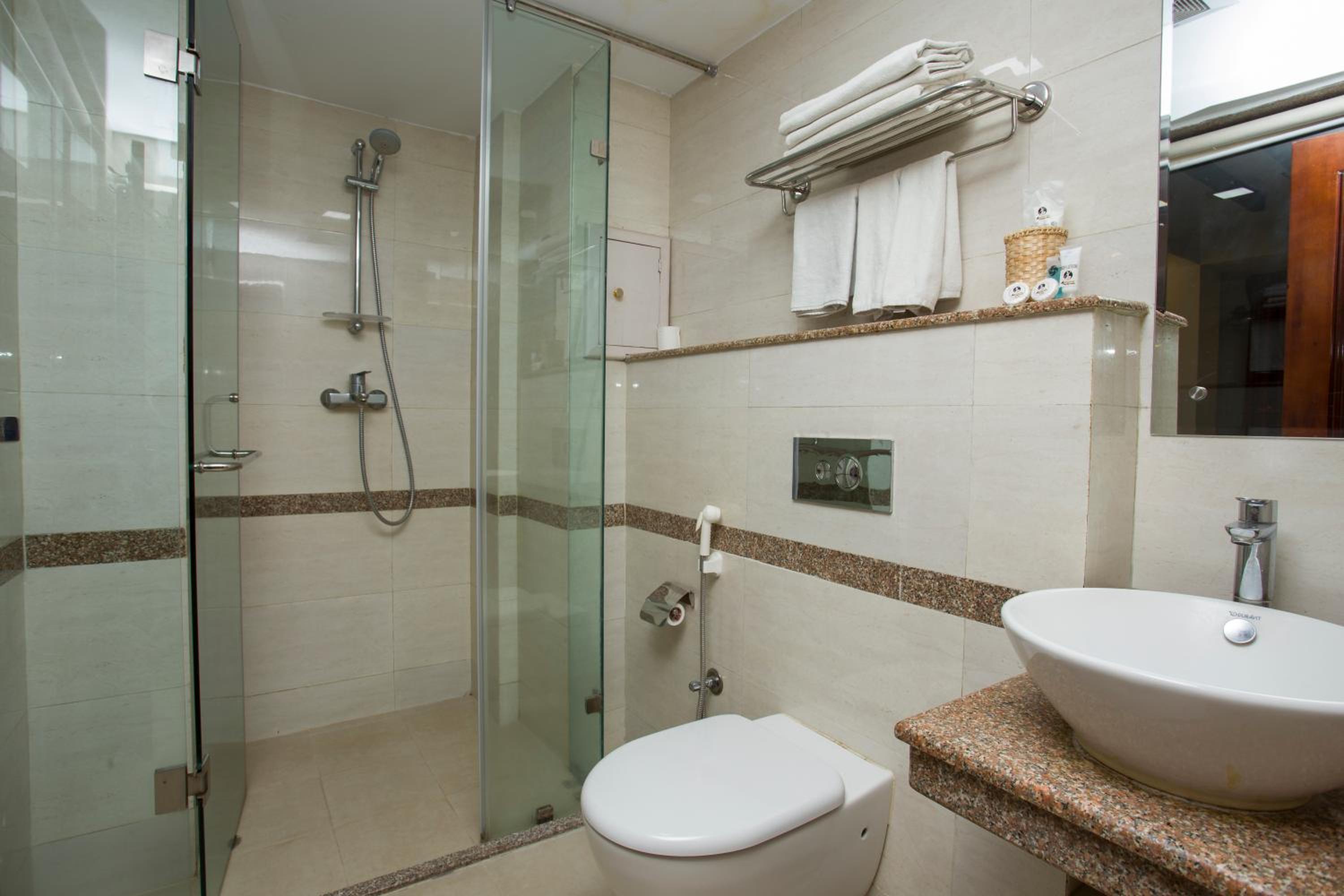 Deluxe King Room with Mountain View photo 3