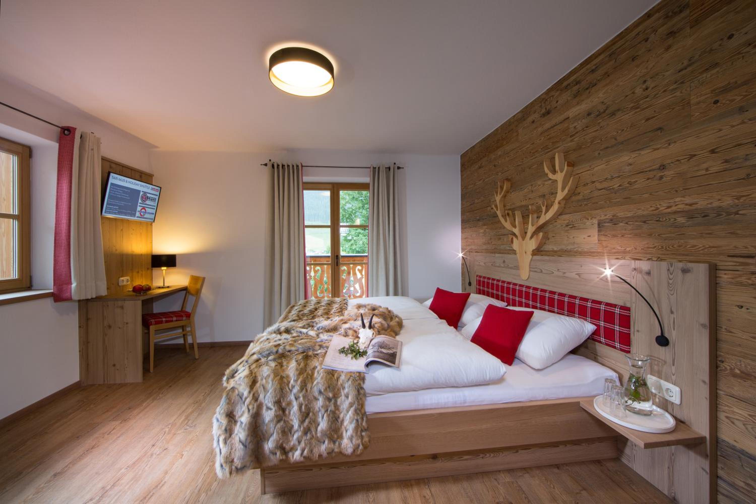Deluxe five-bedroom Chalet with Sauna photo 1