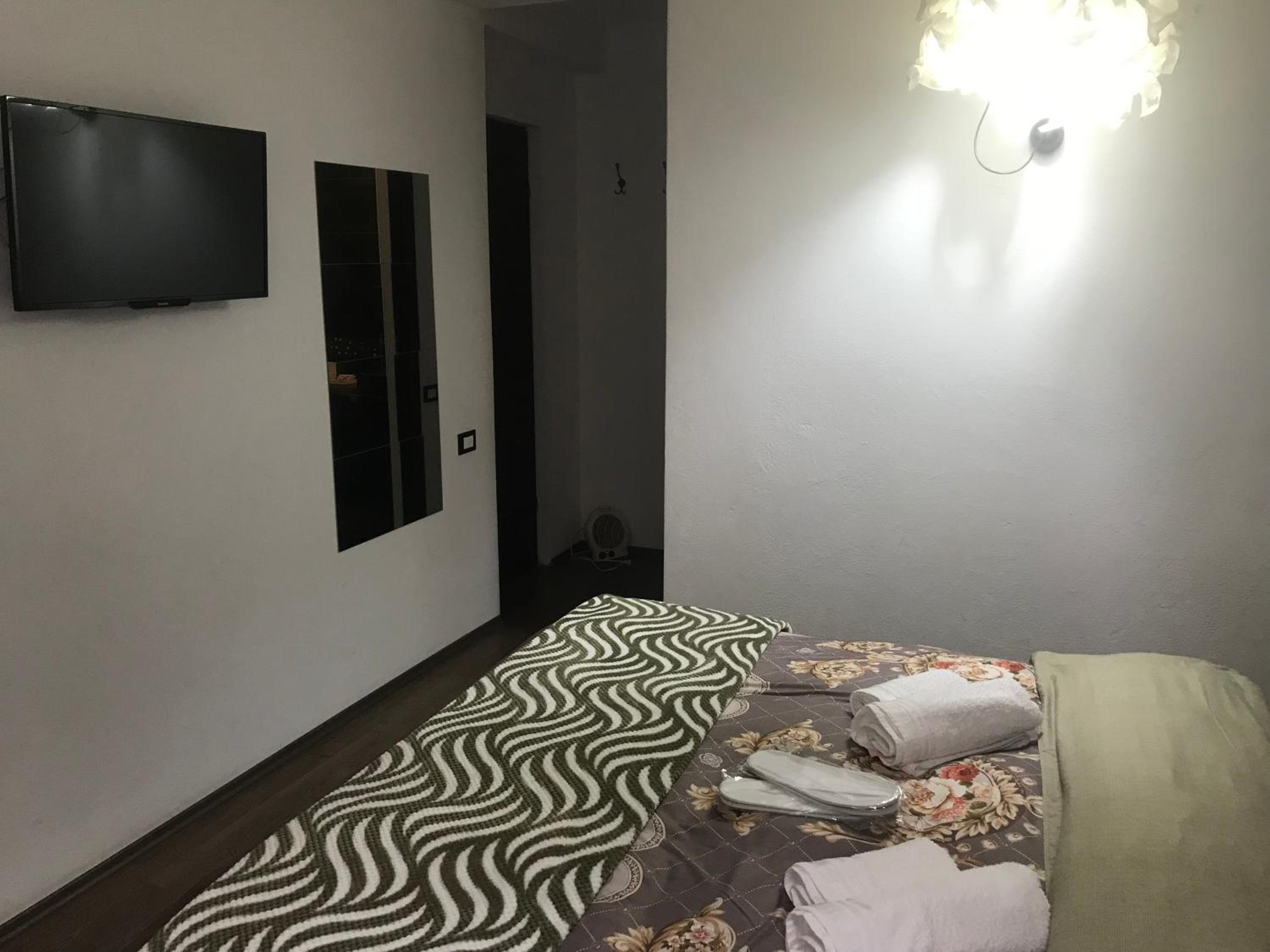 Comfort Double Room with Balcony - Photo 4