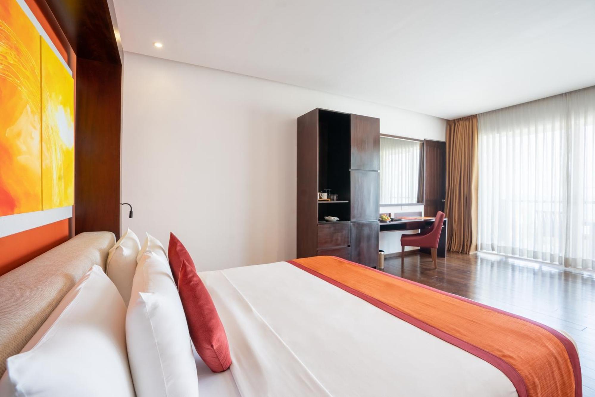 Deluxe Suite with 15% F&B | Early check-in & Late check-out (upon availability) photo 2