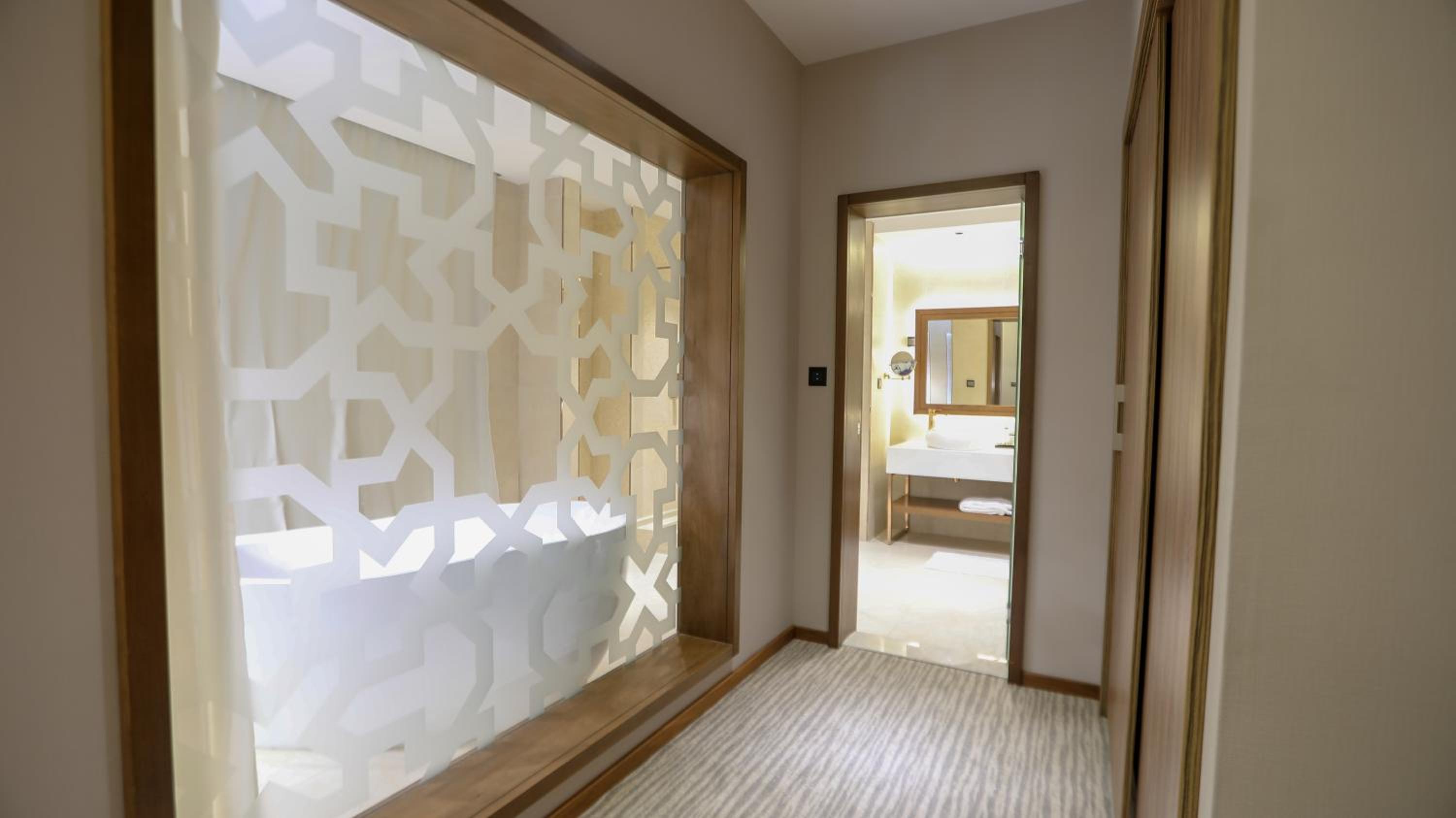 Executive Suite with City View - Photo 1