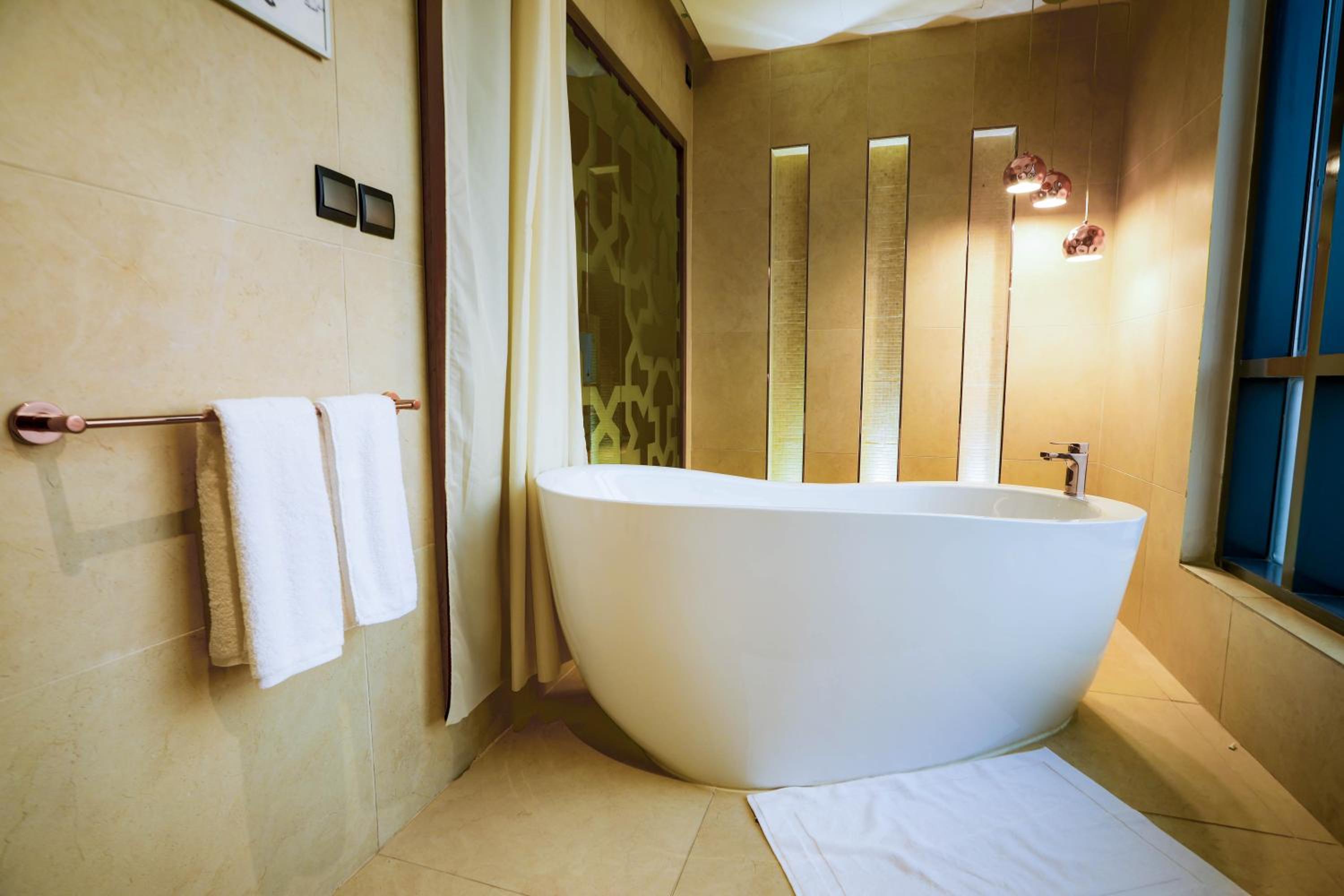 Executive Suite with City View - Photo 5