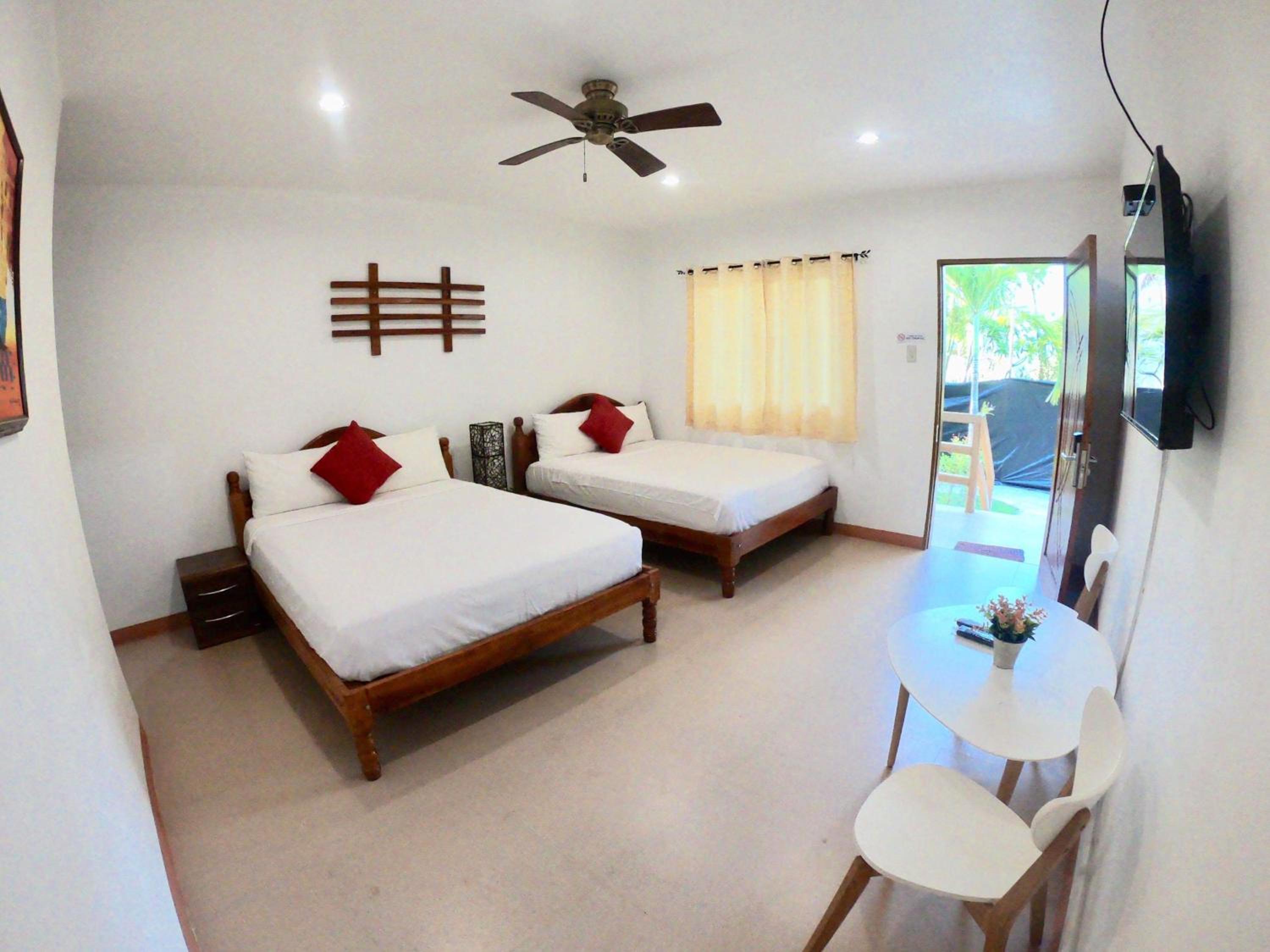 Double Room with Balcony (3 Adults) - Photo 10