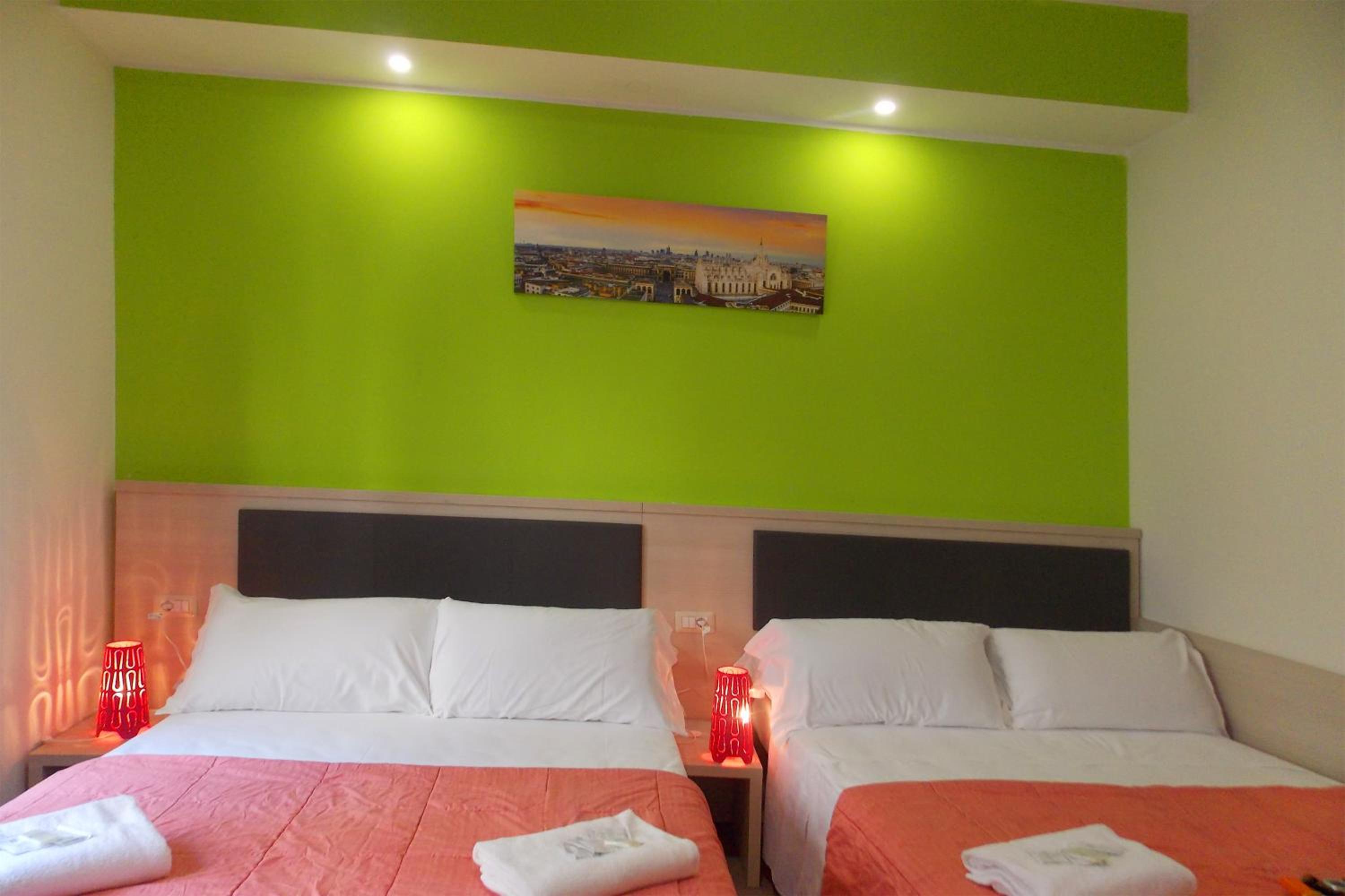 Basic Triple Room with Shared Bathroom