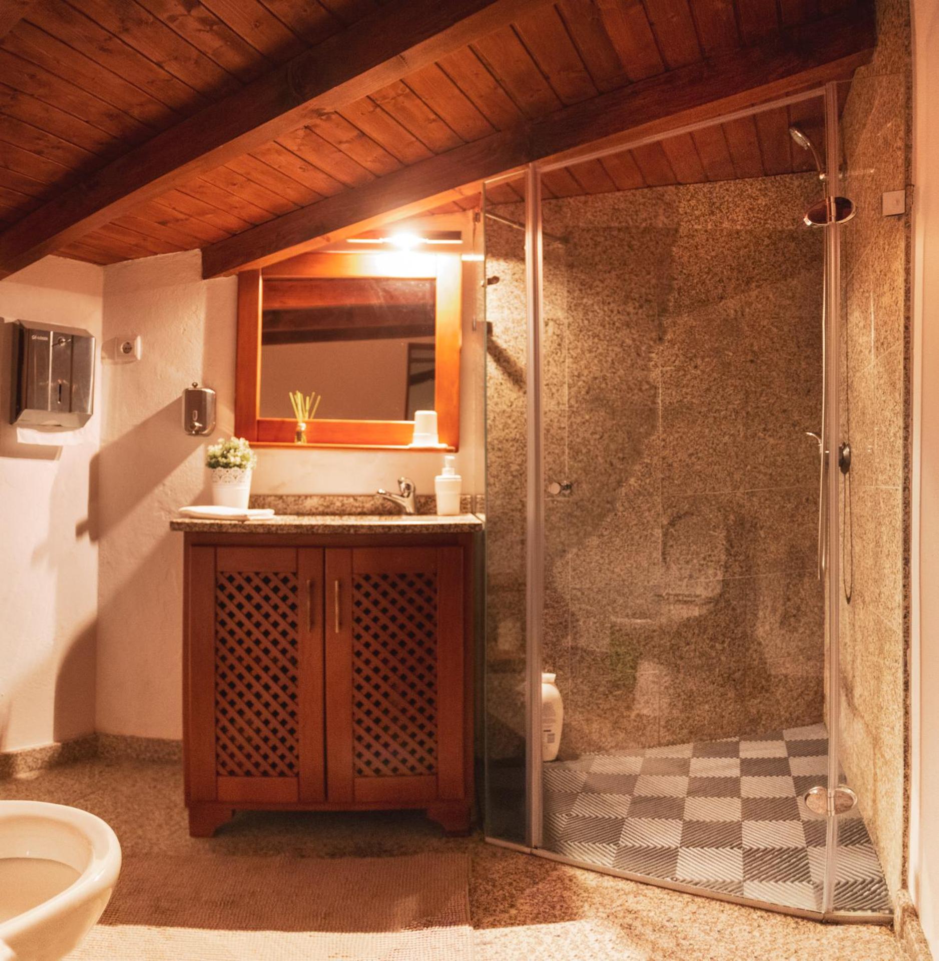 One-Bedroom House - Photo 2