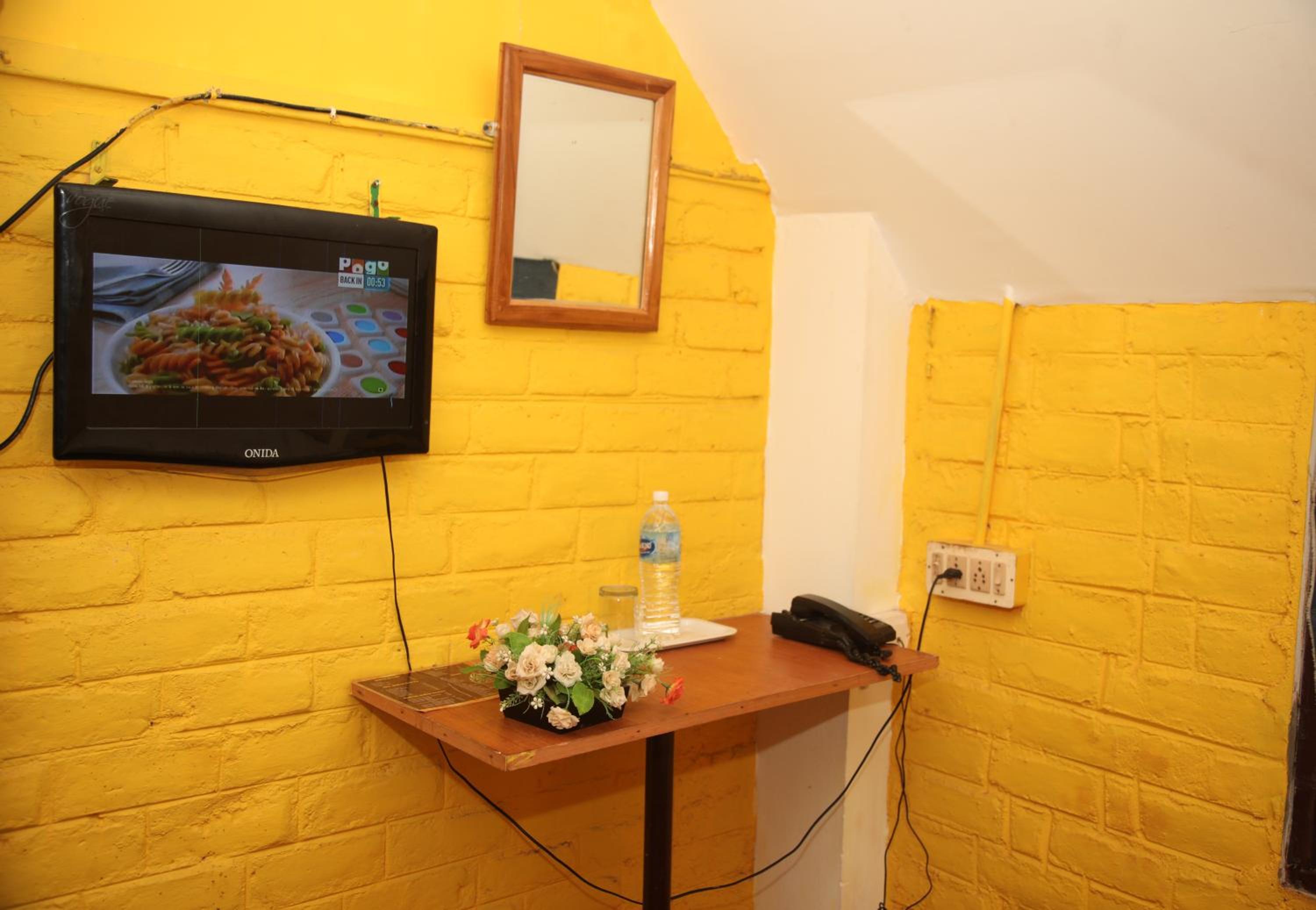 Double Room - Photo 3