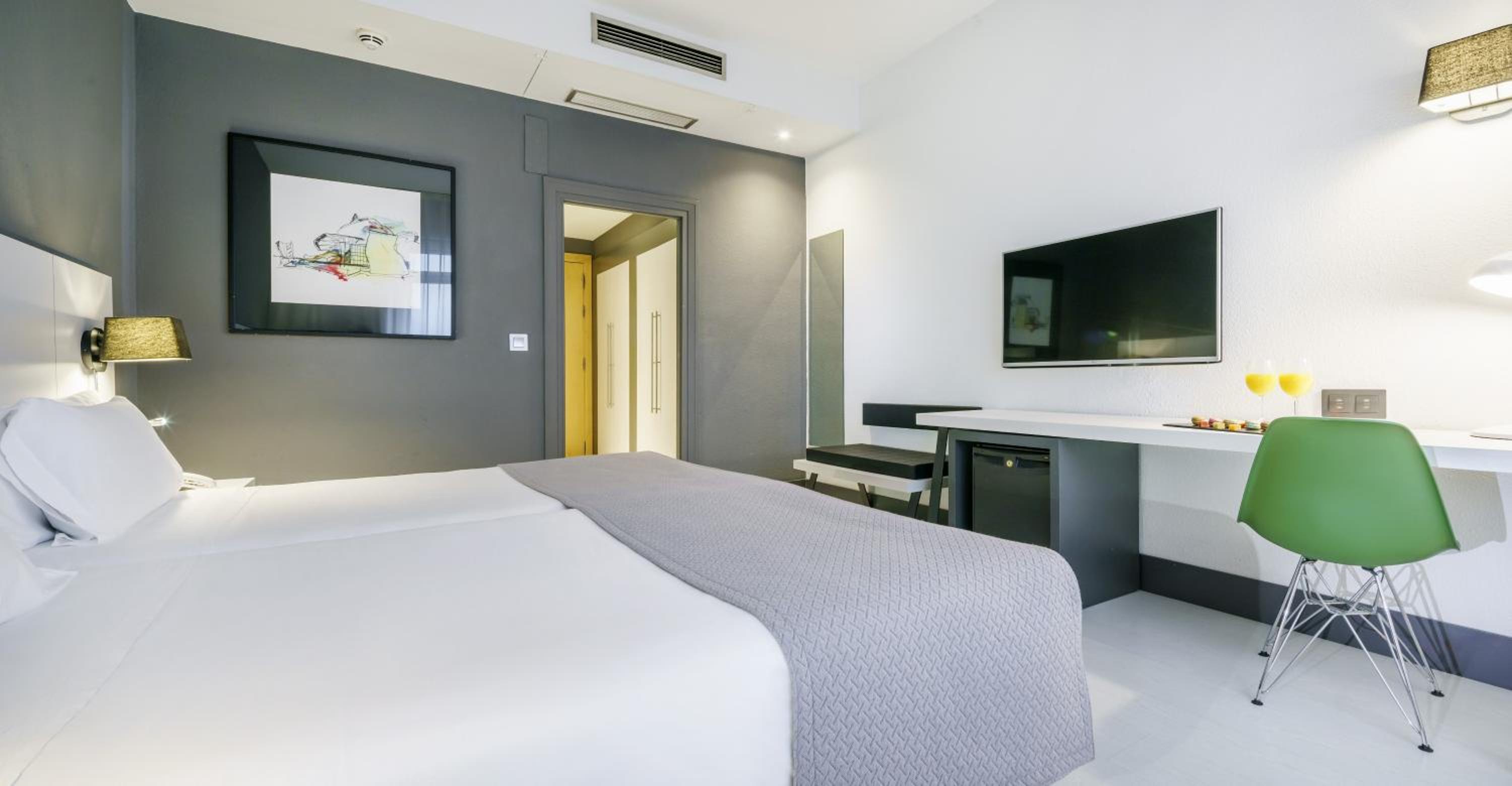 Double Room - Photo 5