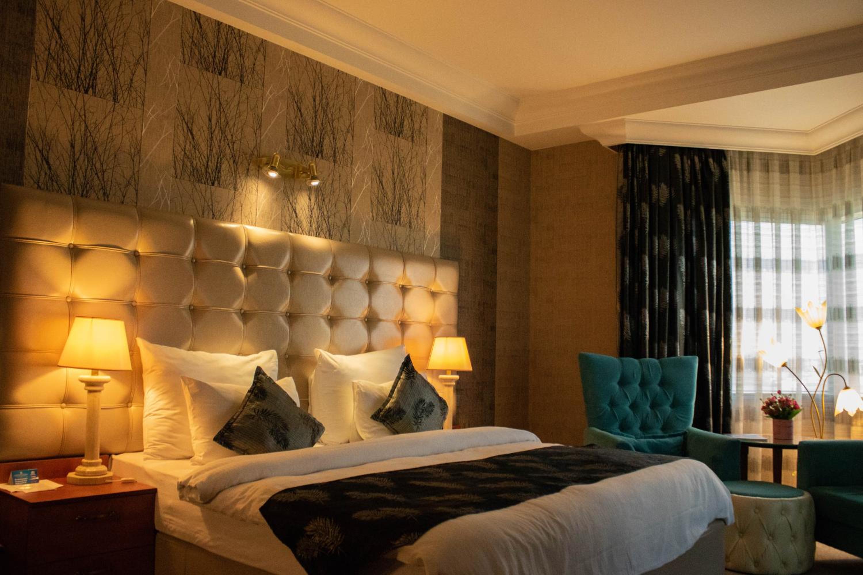 Deluxe Double Room with Balcony - Photo 3