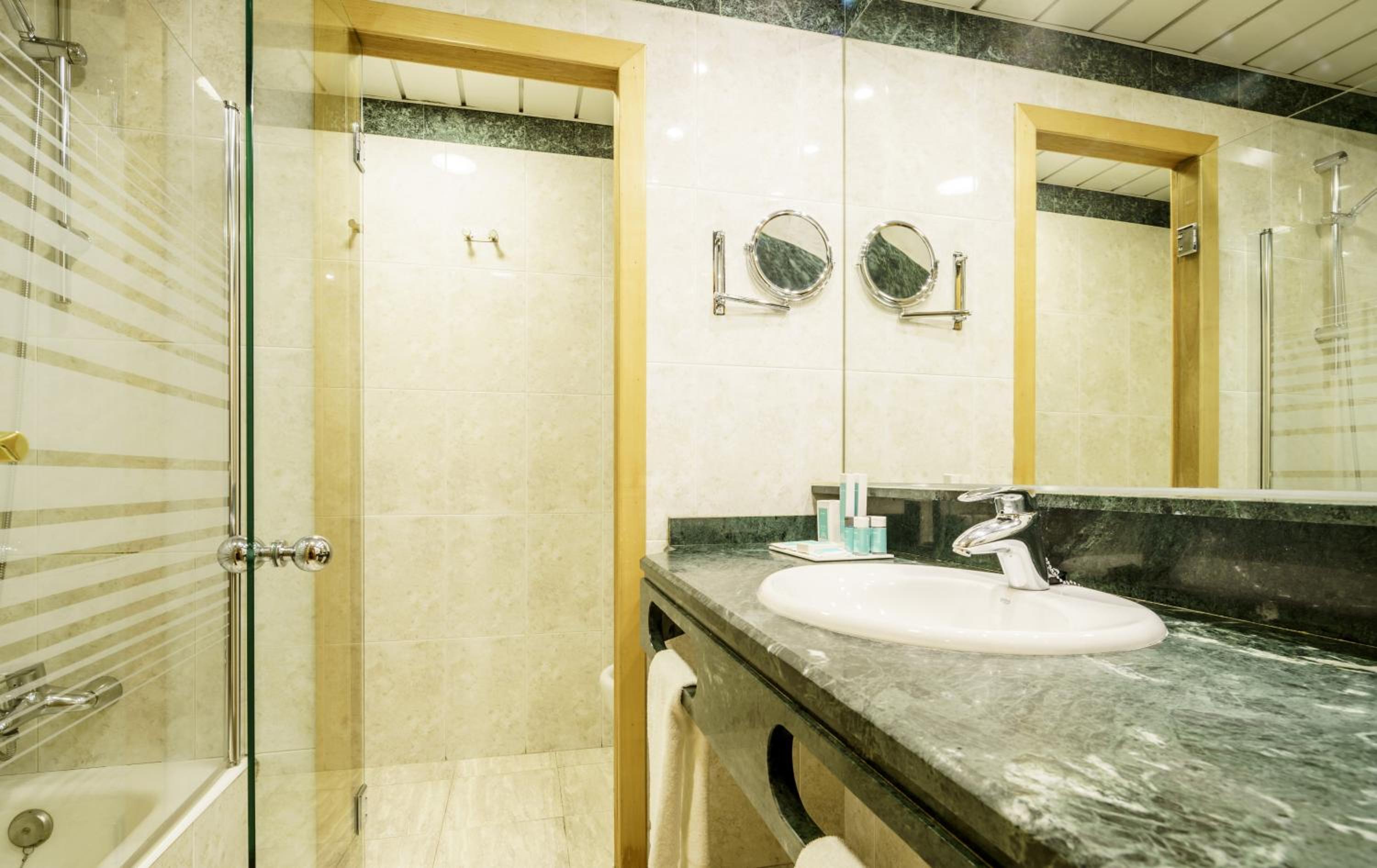 Premium Double Room - Photo 4