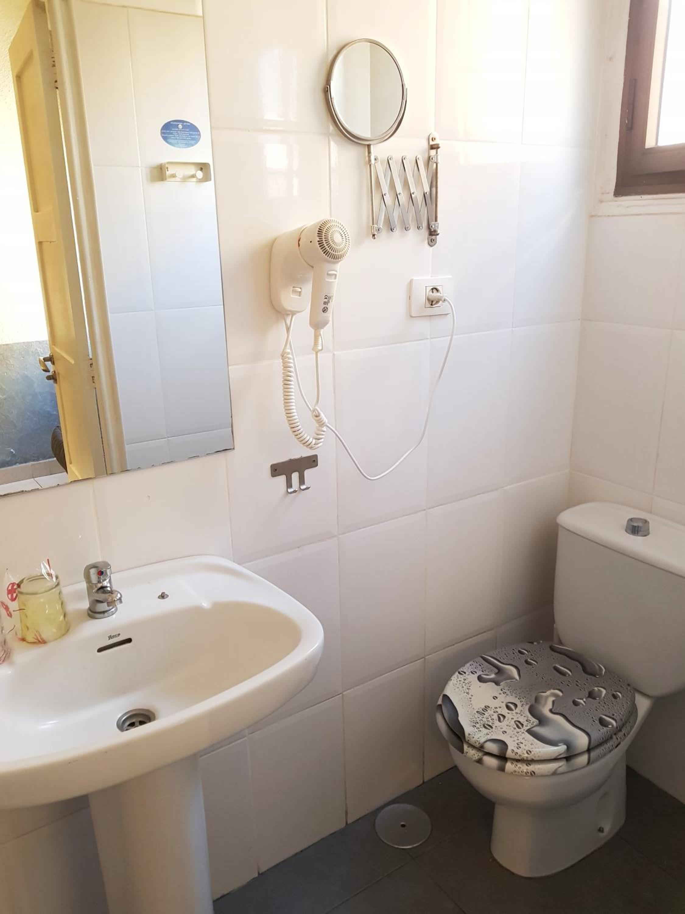 Double Room - Photo 6