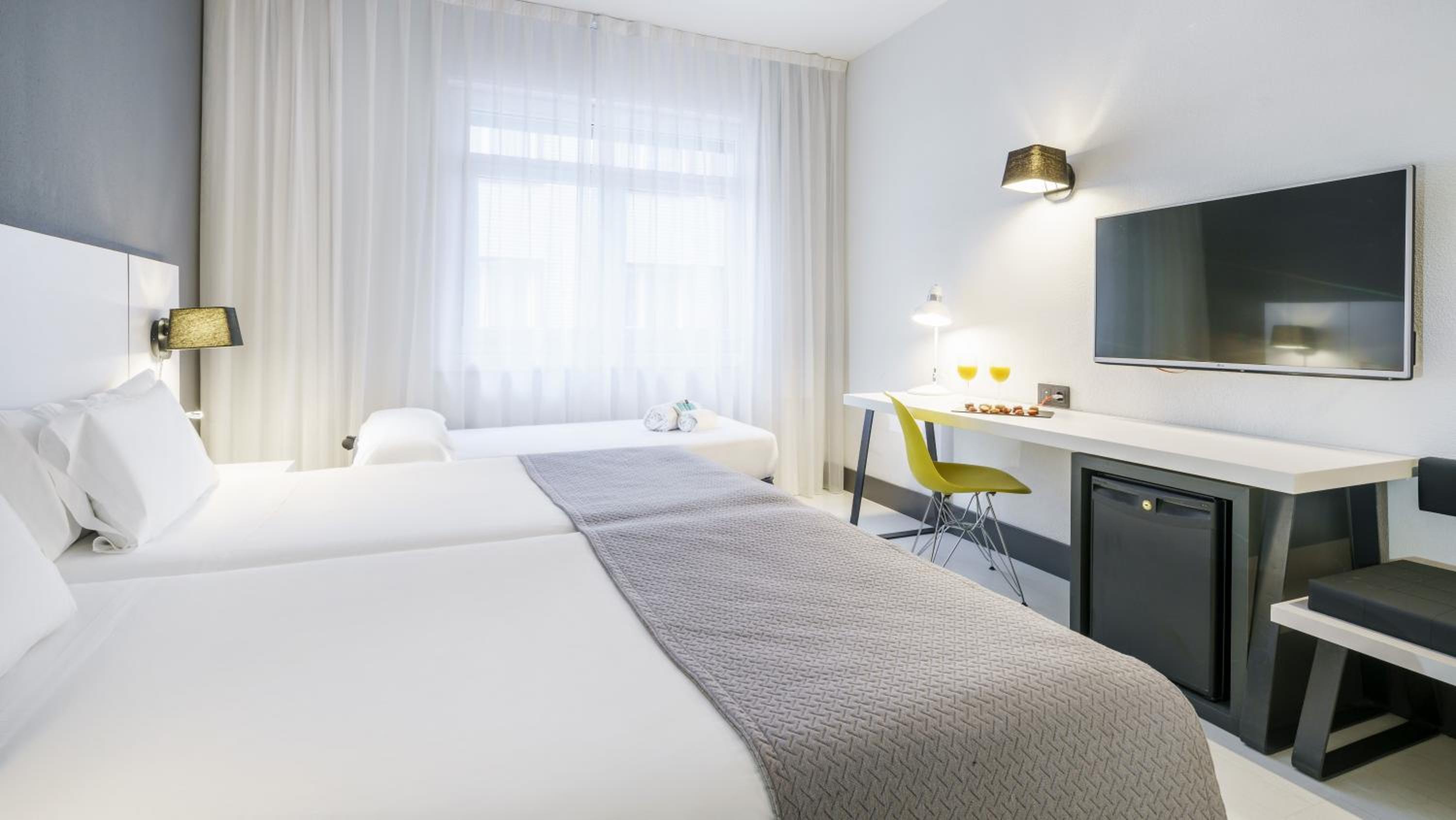 Triple Room (3 Adults) - Photo 1