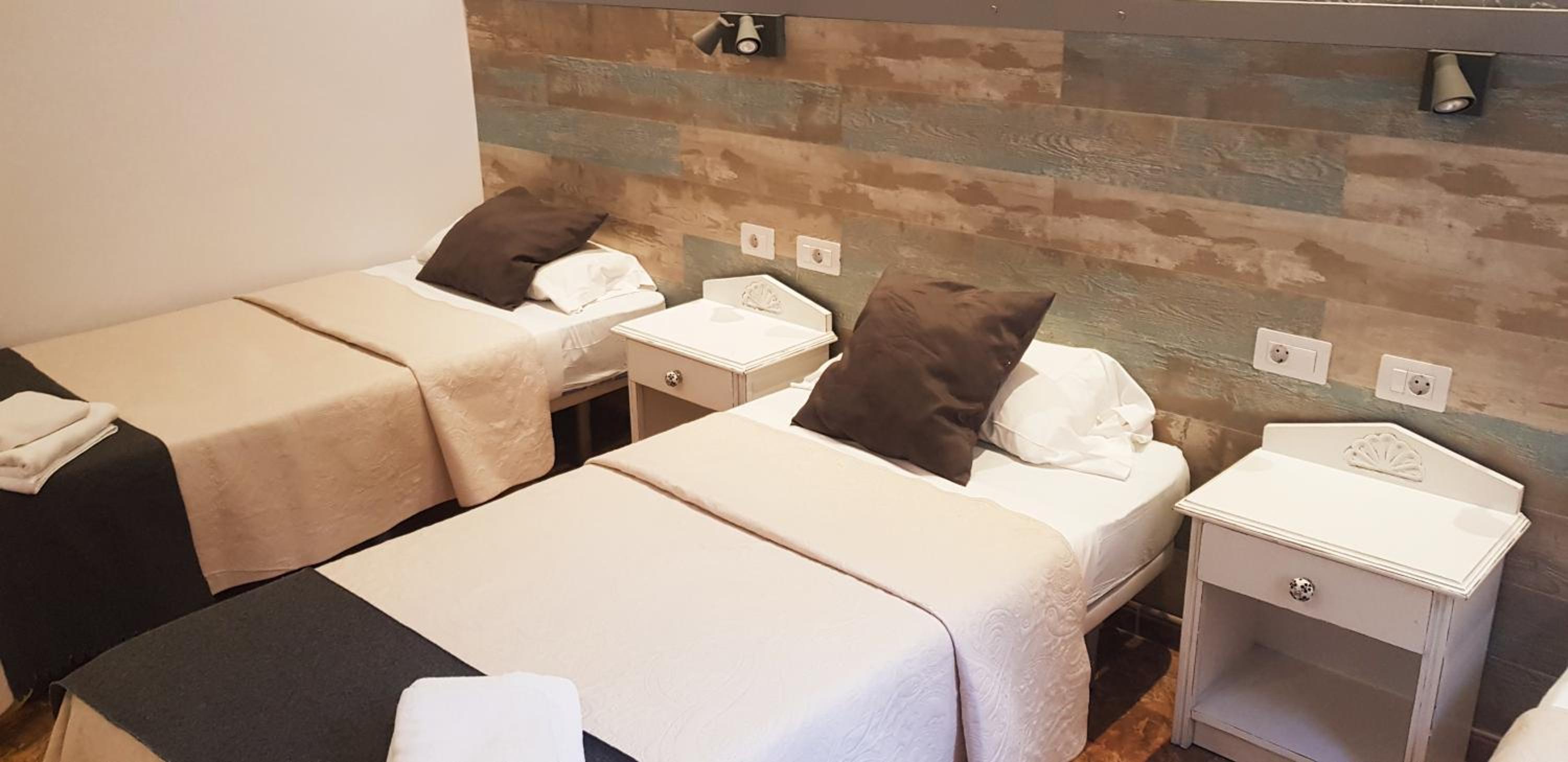 Triple Room - Photo 1