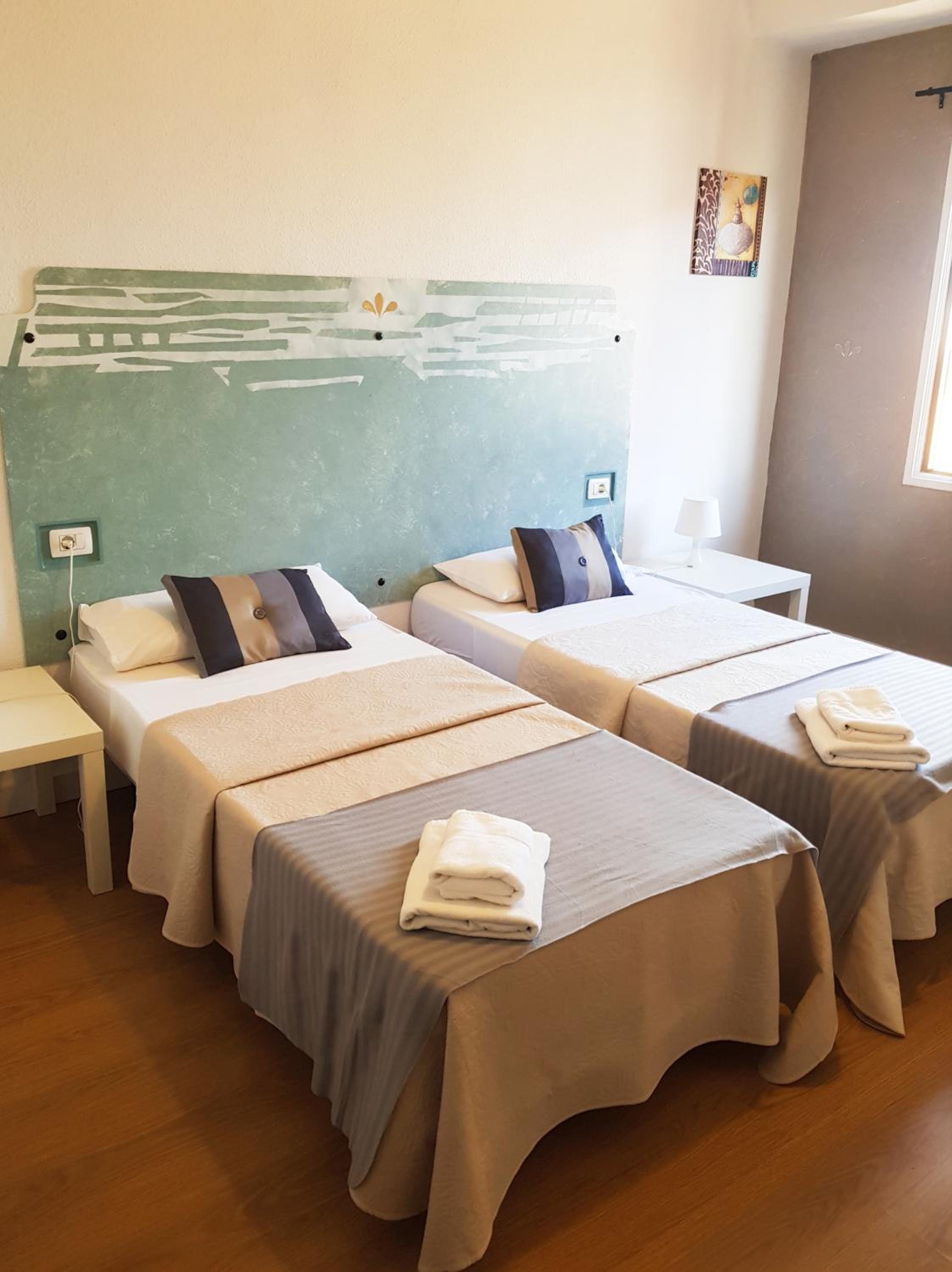 Twin Room - Photo 1