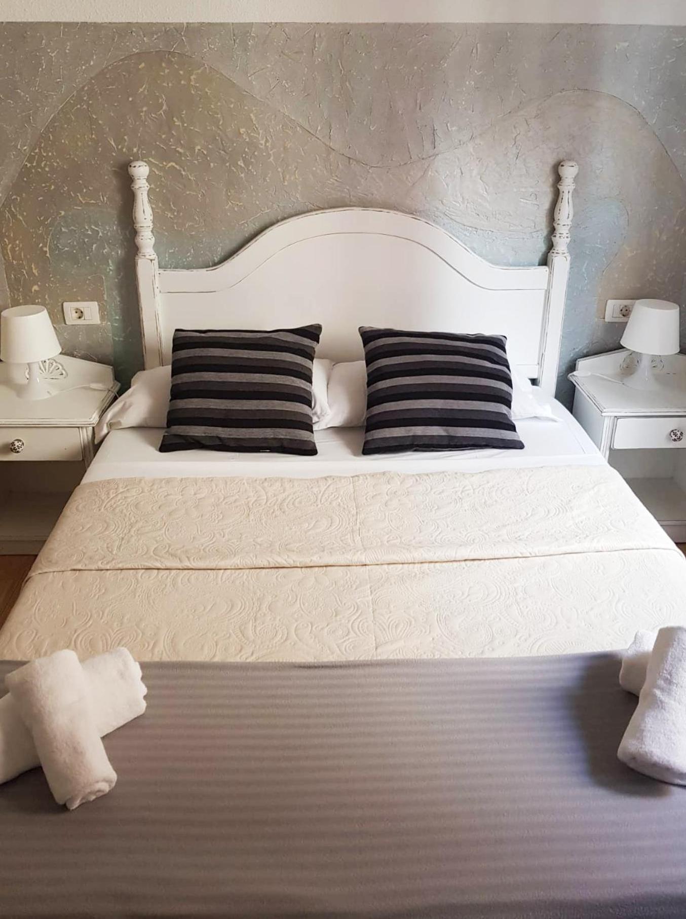 Double Room - Photo 1