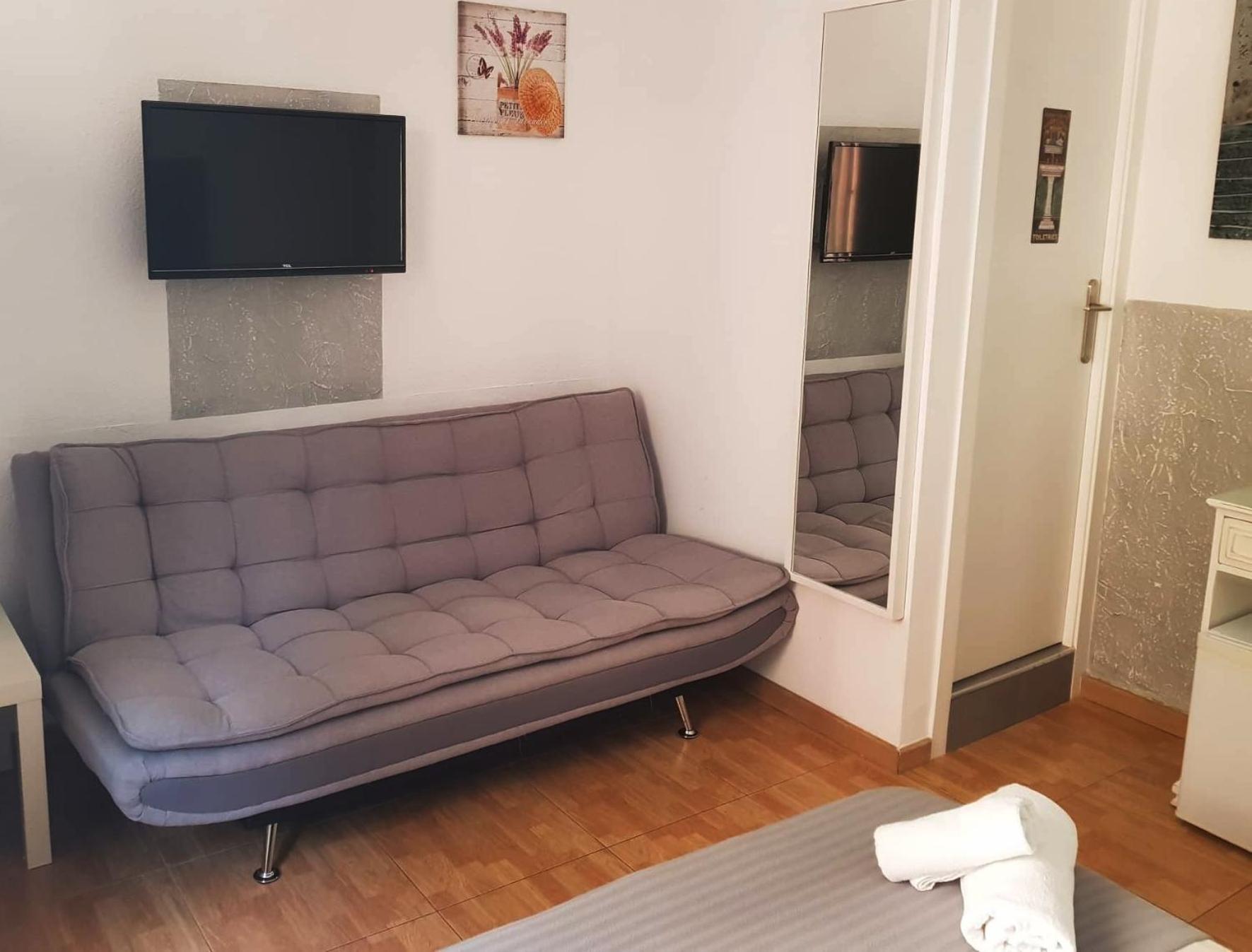 Triple Room - Photo 6
