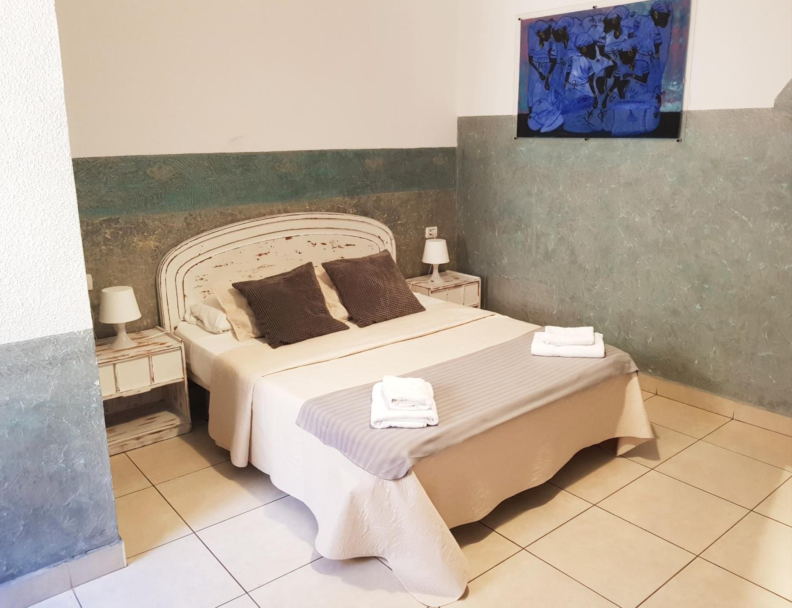 Double Room - Photo 10