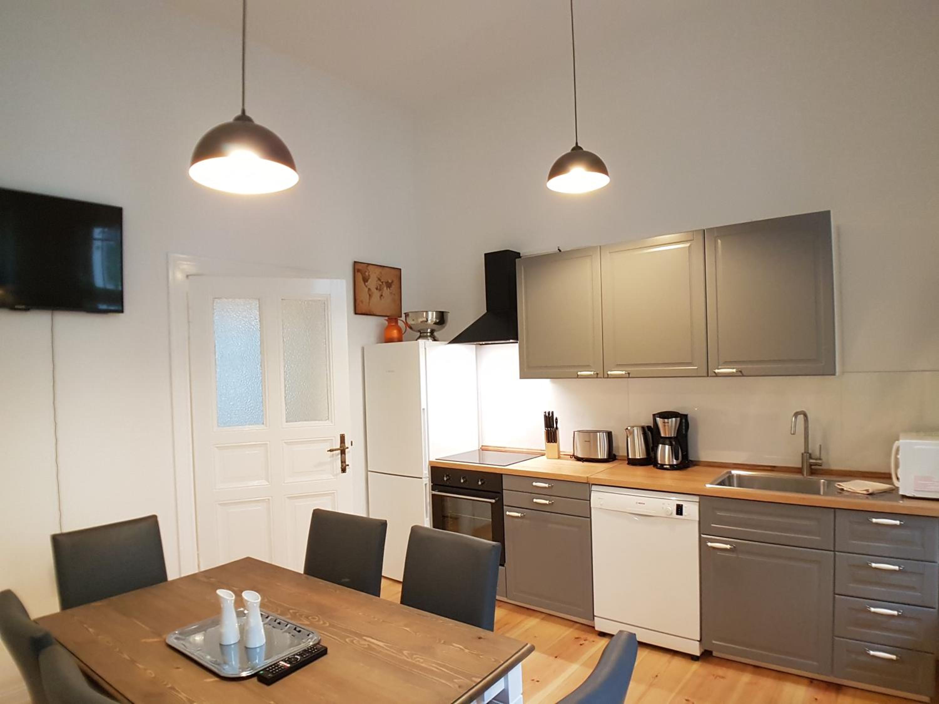 Apartment photo 2