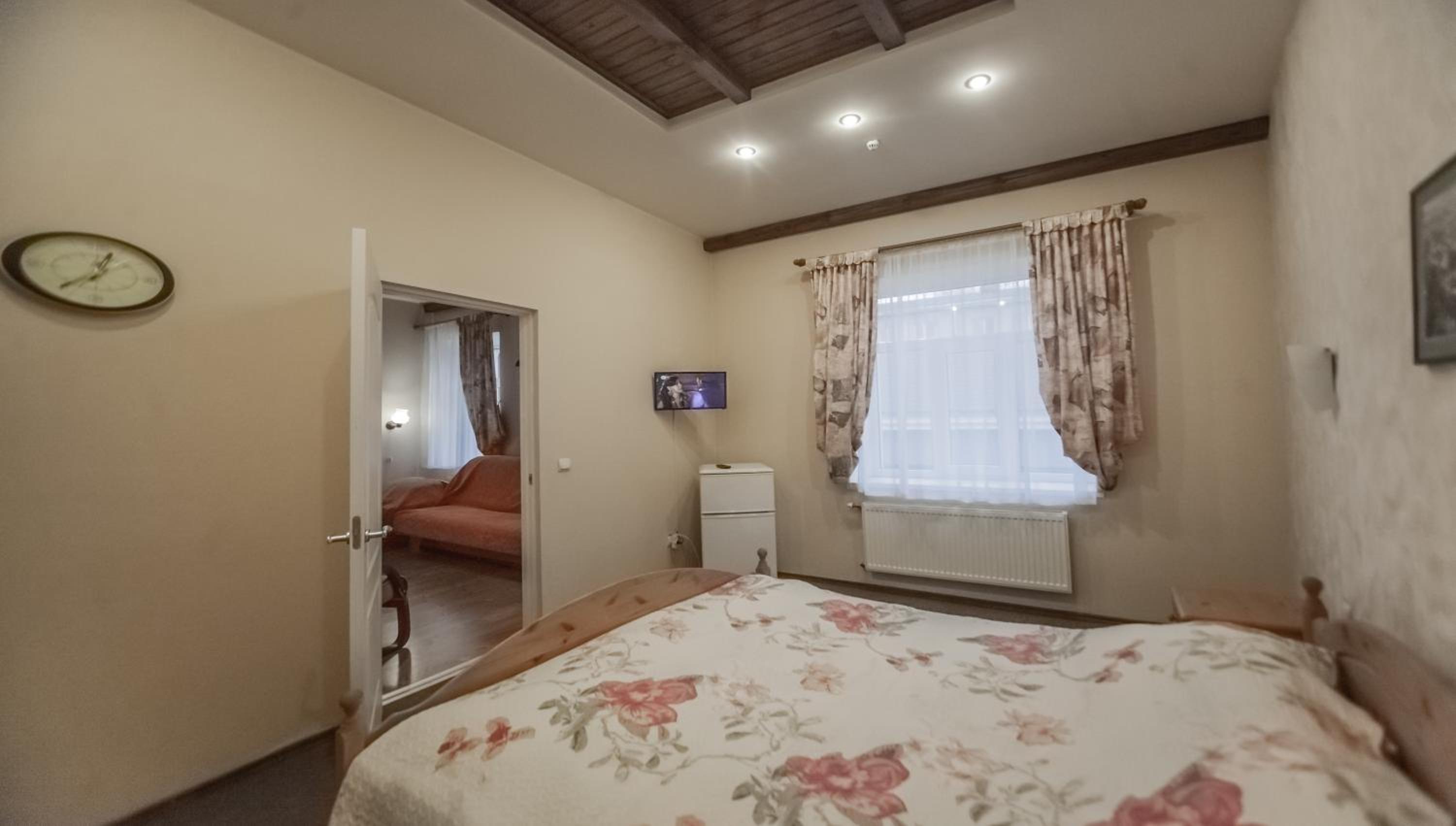 Deluxe Quadruple Room - Photo 3