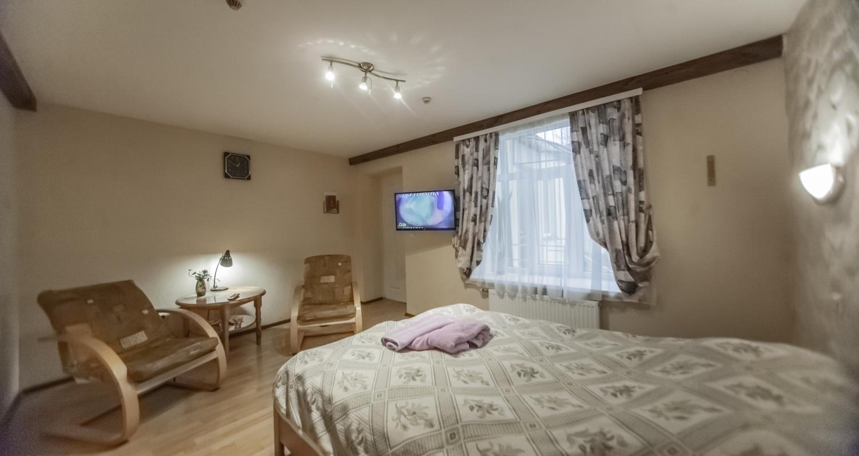 Double Room - Photo 4