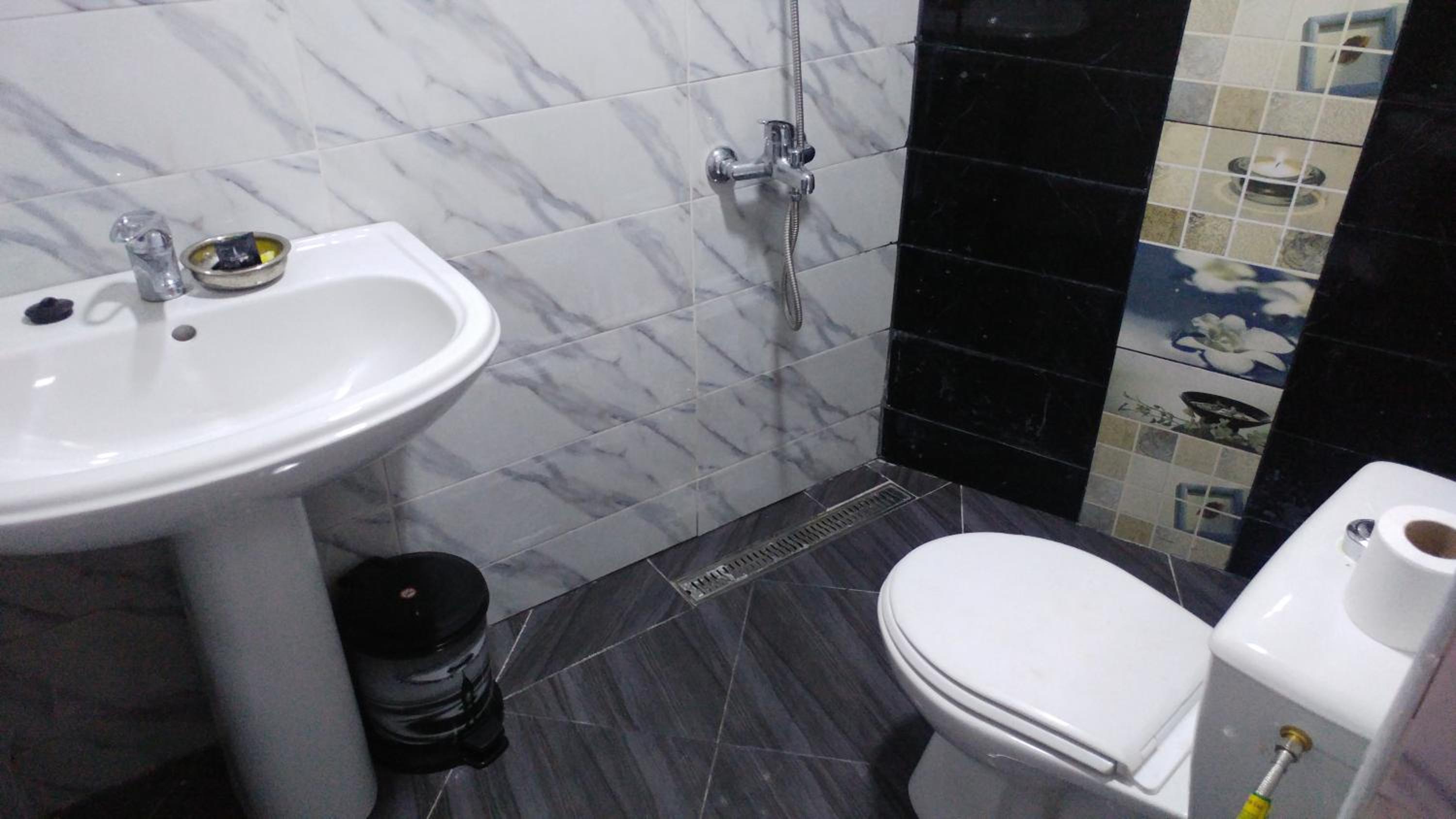 Two-Bedroom Apartment - Photo 12