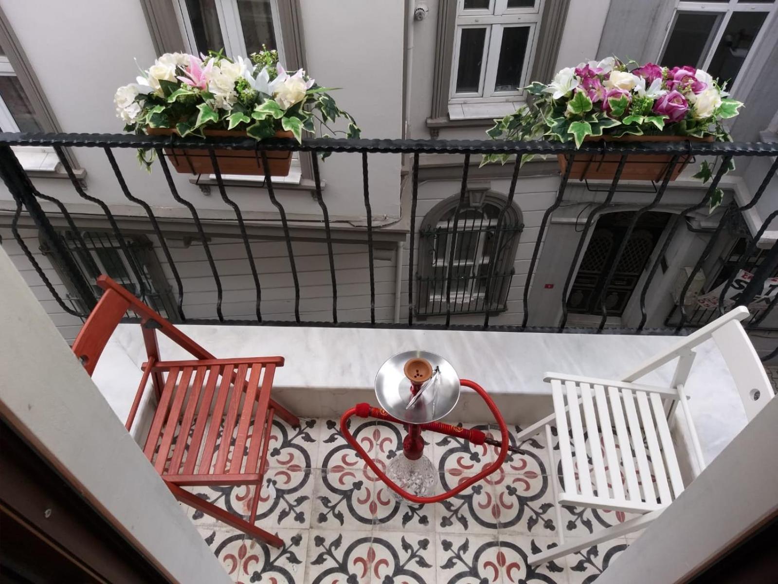 Apartment with Balcony photo 2